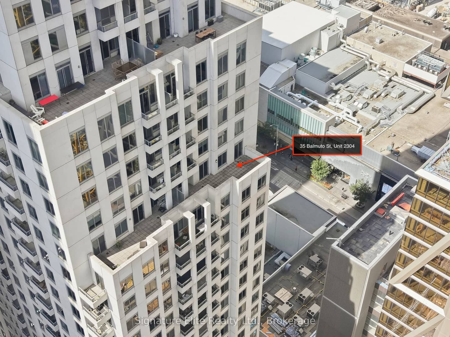 35 Balmuto Street 2304, Toronto, ON M4Y 0A3