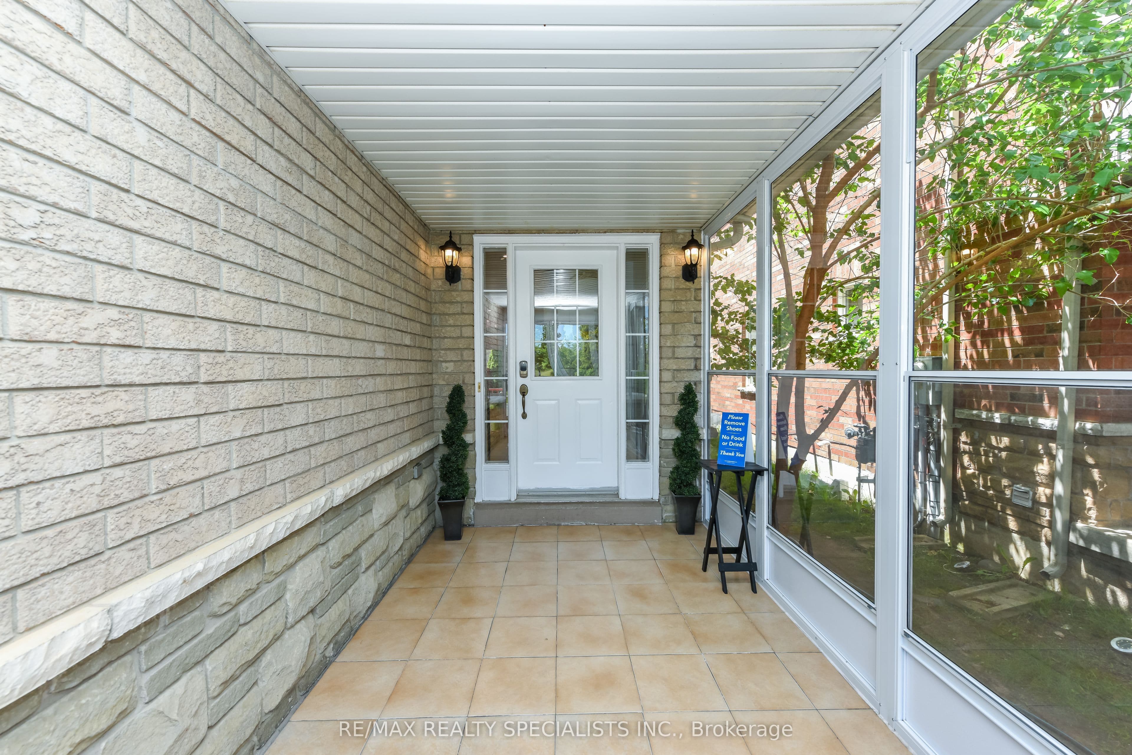 5624 Freshwater Drive, Mississauga, ON L5M 7N1