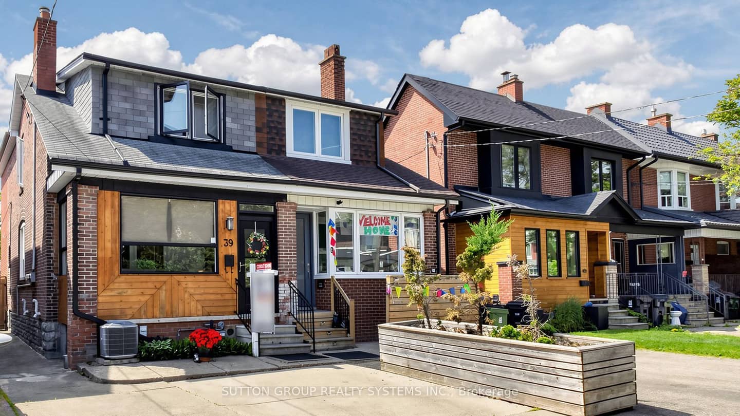 39 Exeter Street, Toronto, ON M6N 1G3