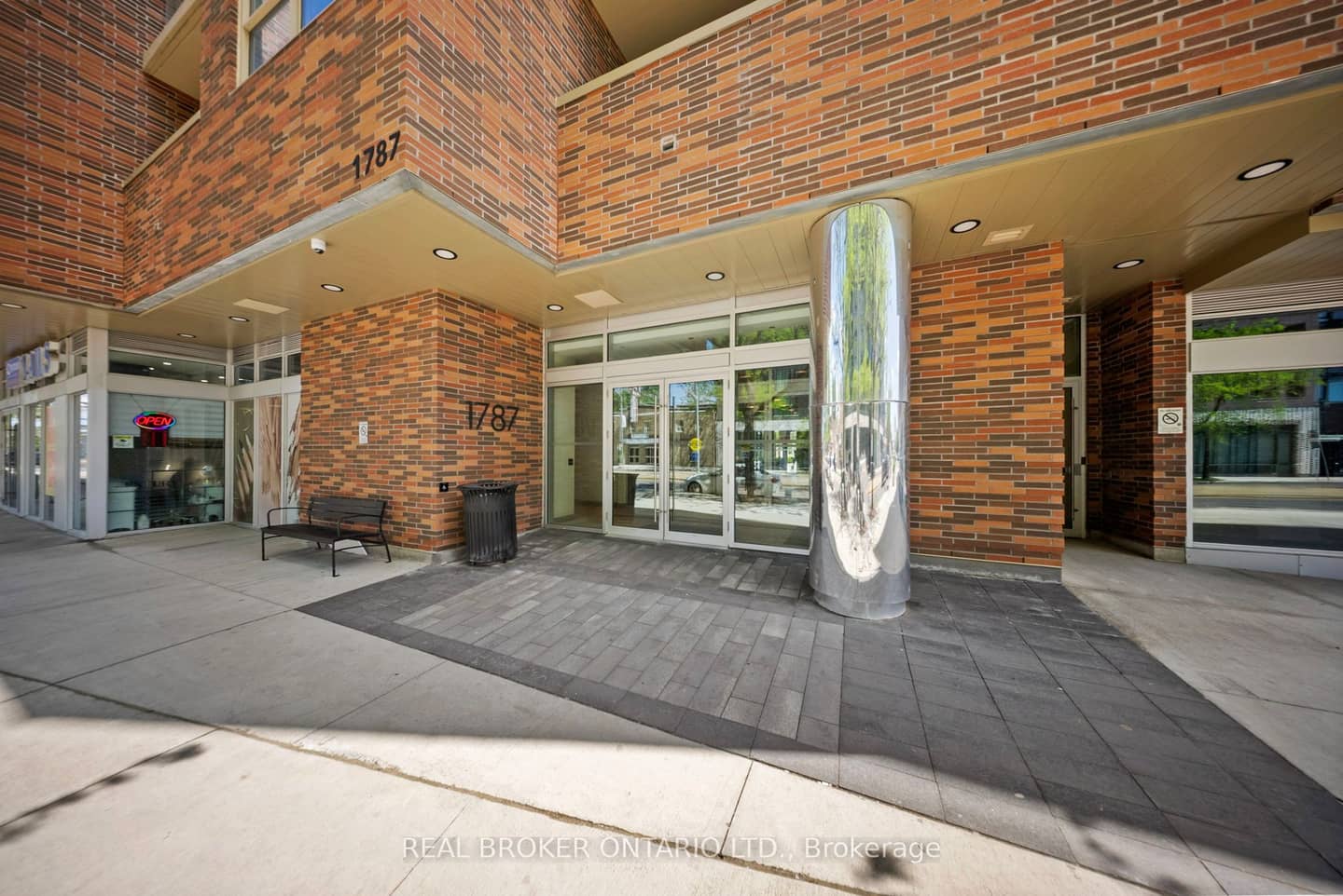 1787 St Clair Avenue W 920, Toronto, ON M6N 0B7