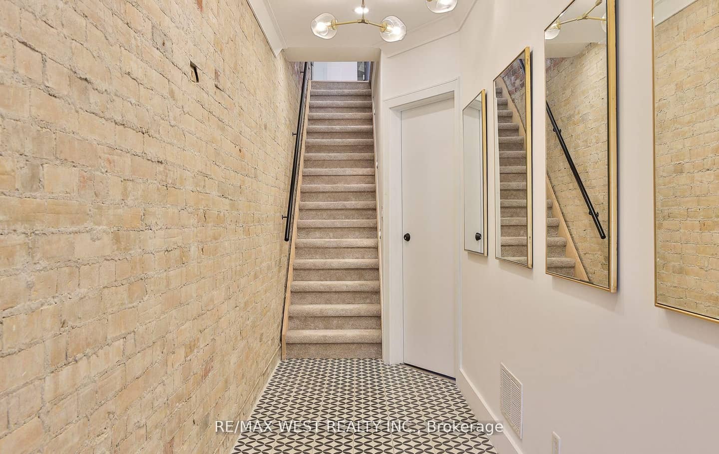 734 Shaw Street, Toronto, ON M6G 3L7