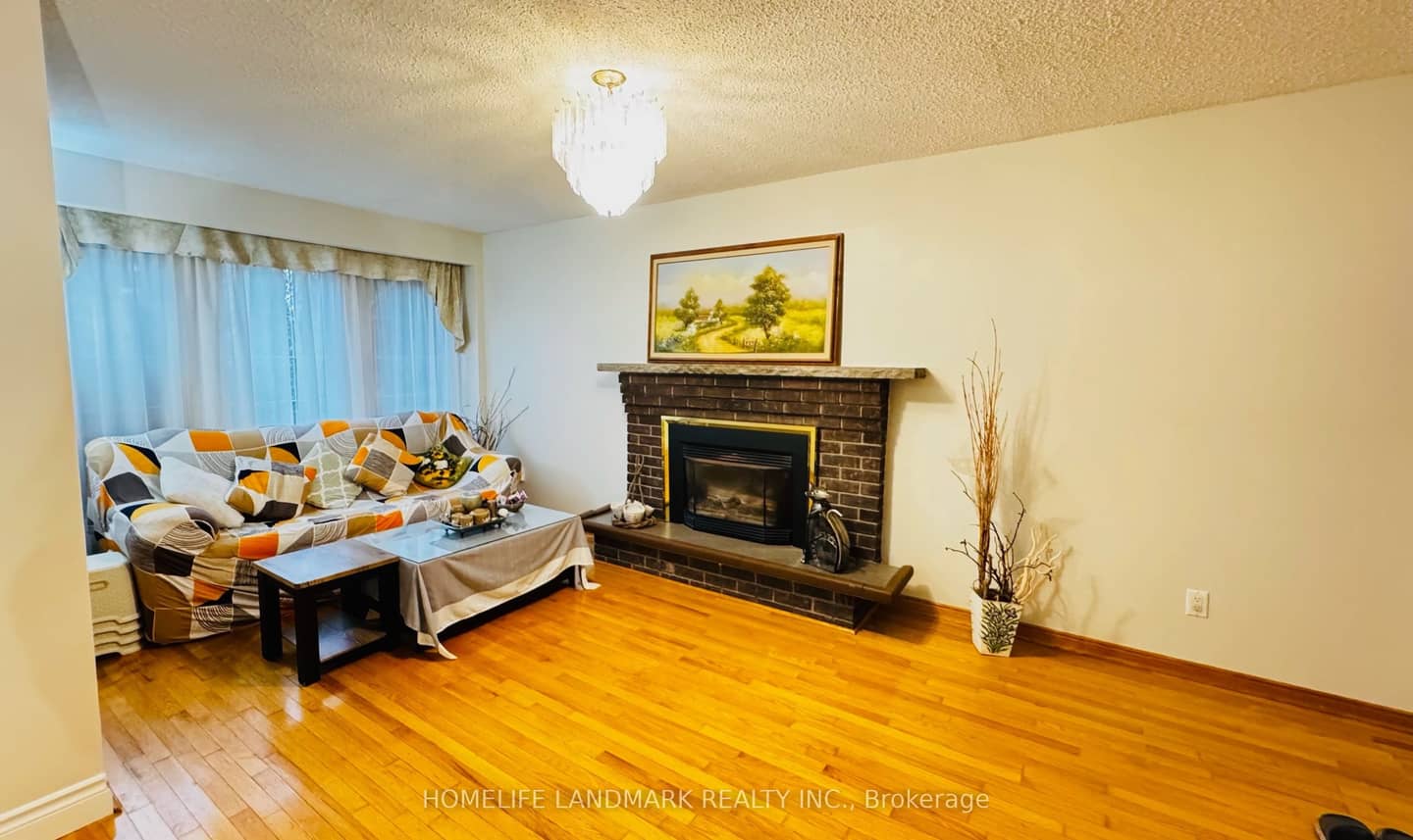 209 Willowbrook Road, Markham, ON L3T 5L7