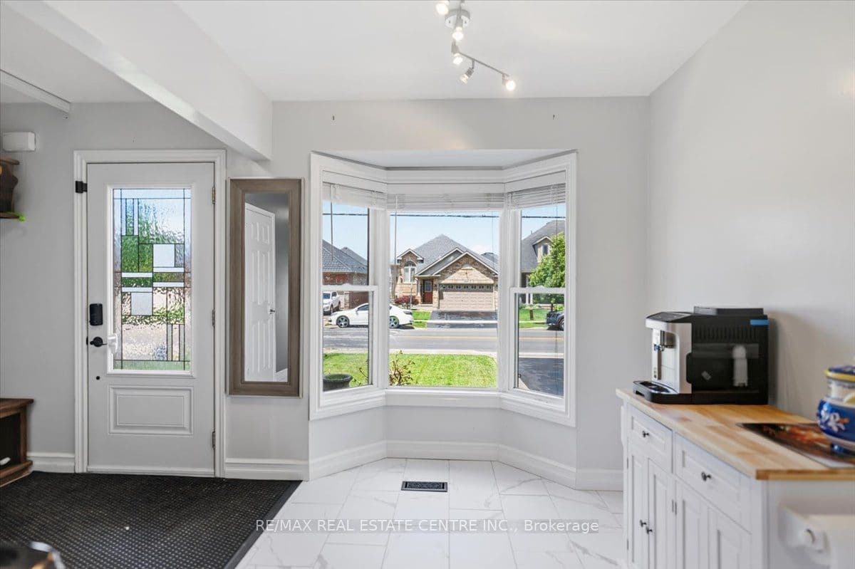4804 John Street, Lincoln, ON L3J 0P5