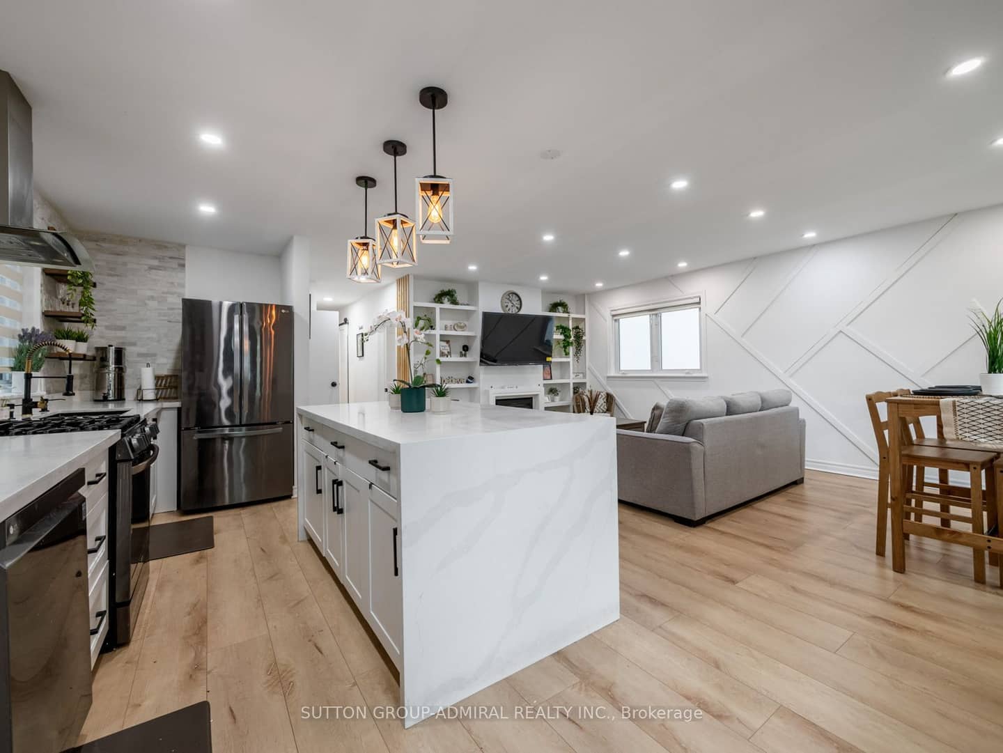 65 Woodbury Road, Toronto, ON M8W 1X8