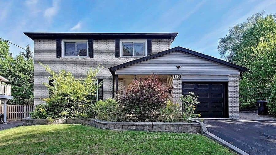 35 Rochelle Crescent, Toronto, ON M2J 1Y3