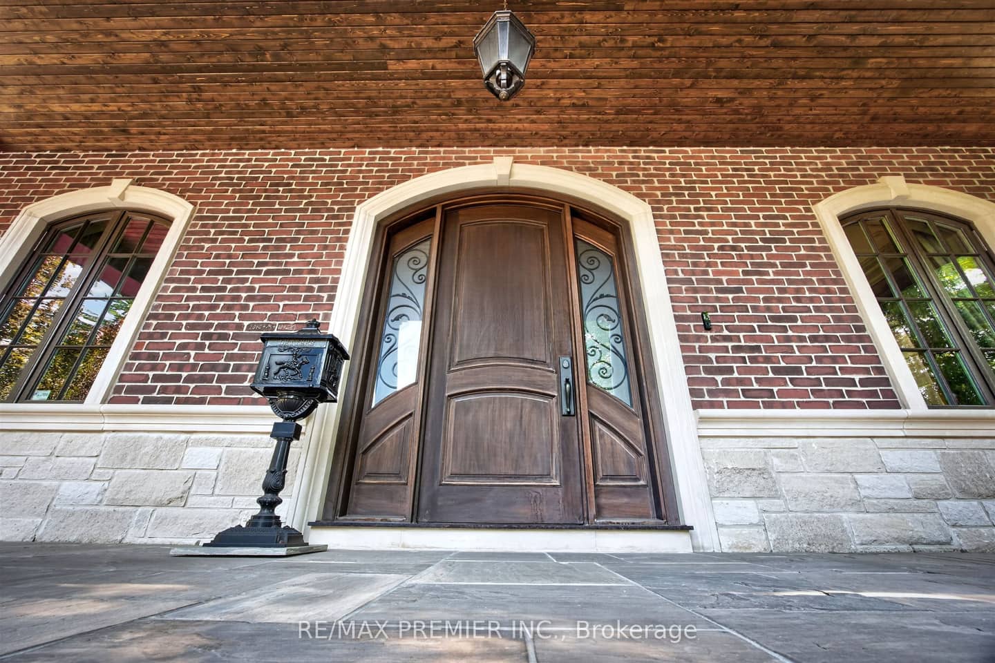 243 Rumble Avenue, Richmond Hill, ON L4C 4G5