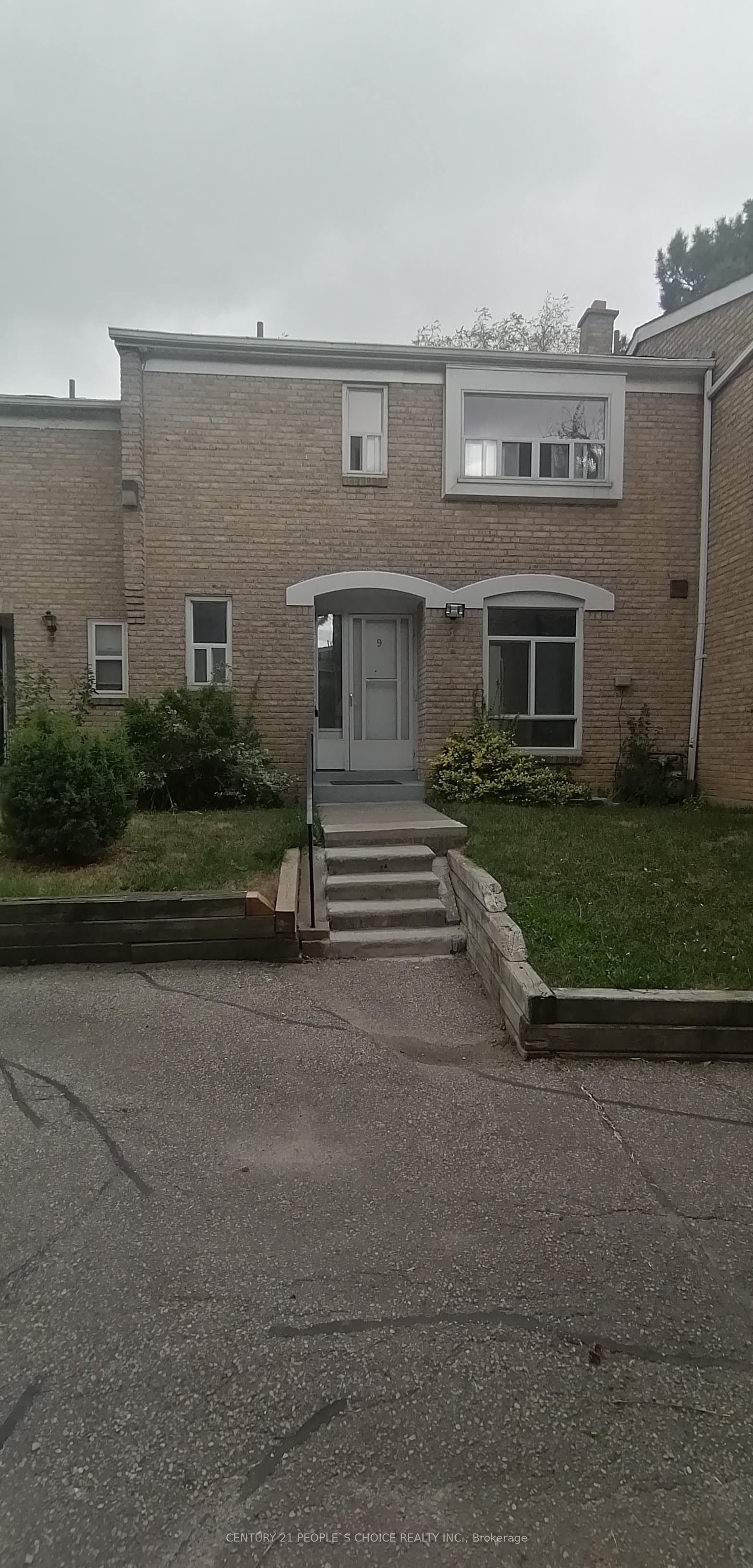 17 Gosford Boulevard 9, Toronto, ON M3N 2G7