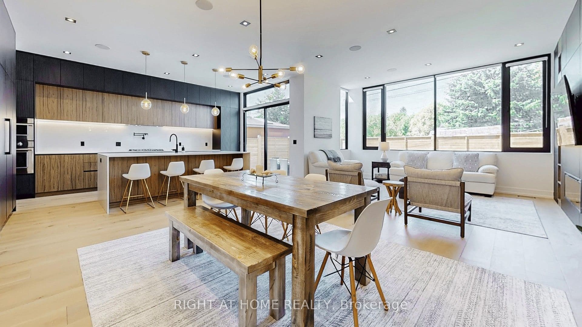 845 Seventh Street, Mississauga, ON L5E 1N9