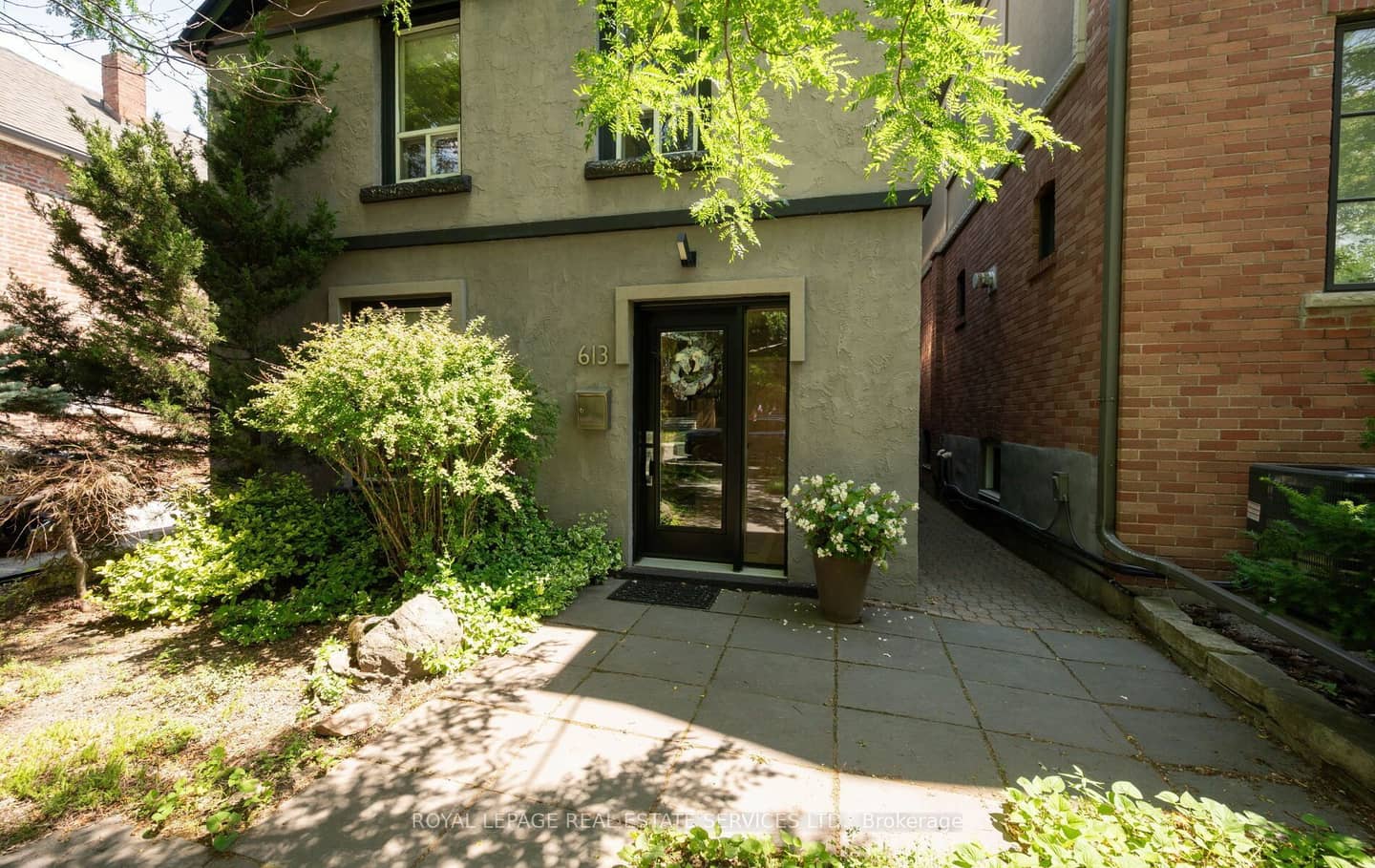 613 Beresford Avenue, Toronto, ON M6S 3C2