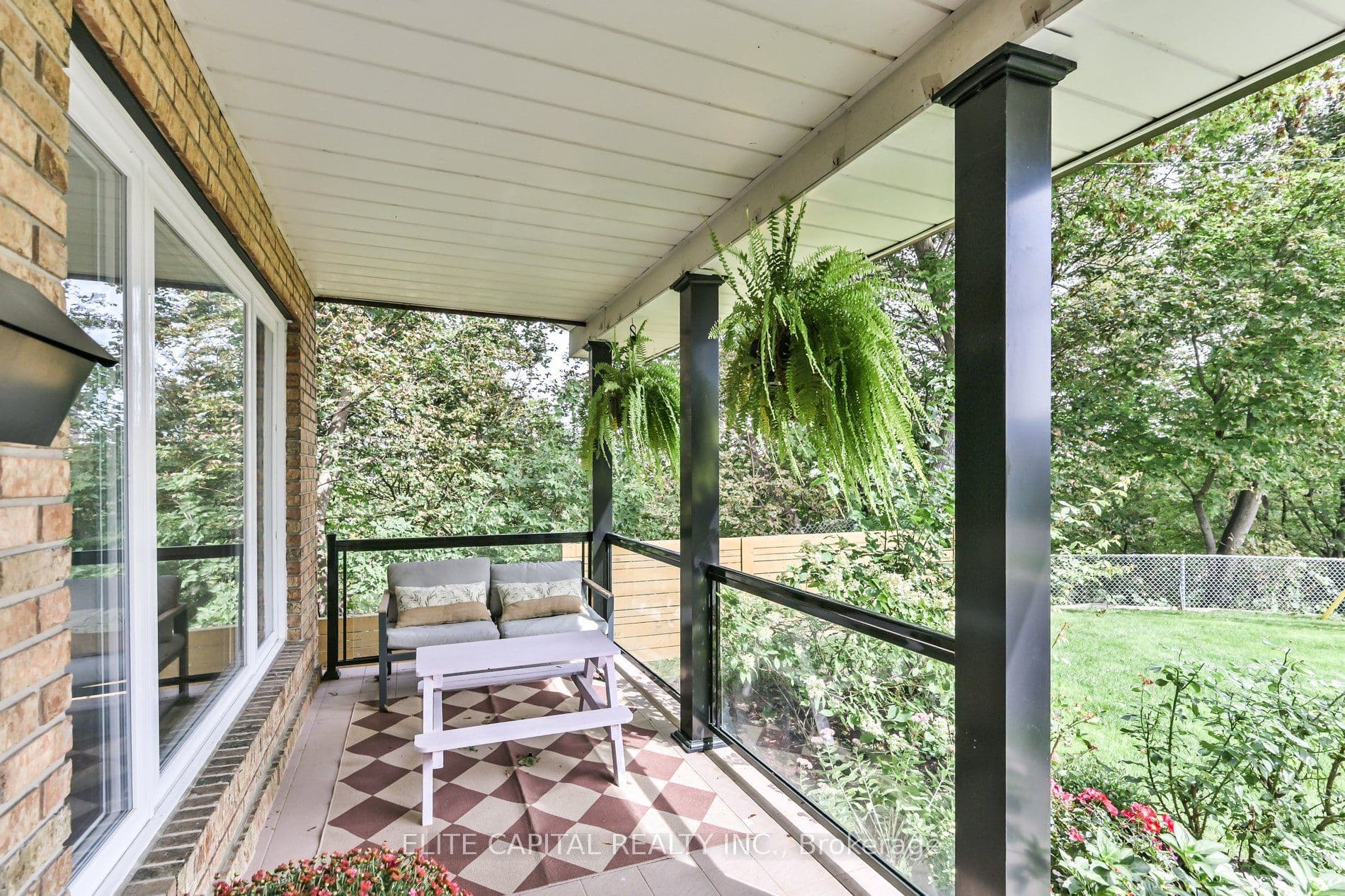 20 Raymore Drive, Toronto, ON M9P 1W5