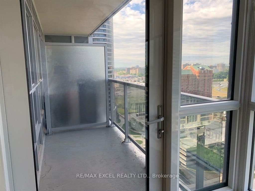 151 Village Green Square 1806, Toronto, ON M1S 0K5