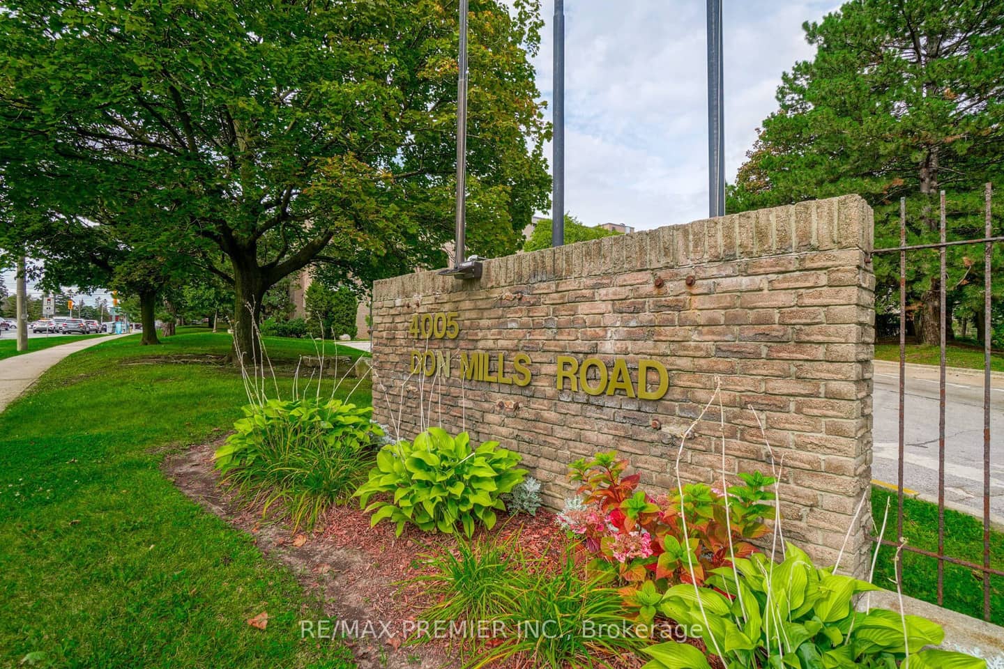 4005 Don Mills Road 345, Toronto, ON M2H 3J9