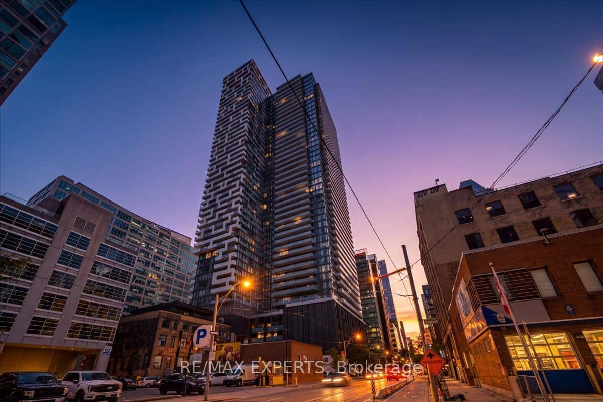 25 Richmond Street E 1815, Toronto, ON M5C 0A6