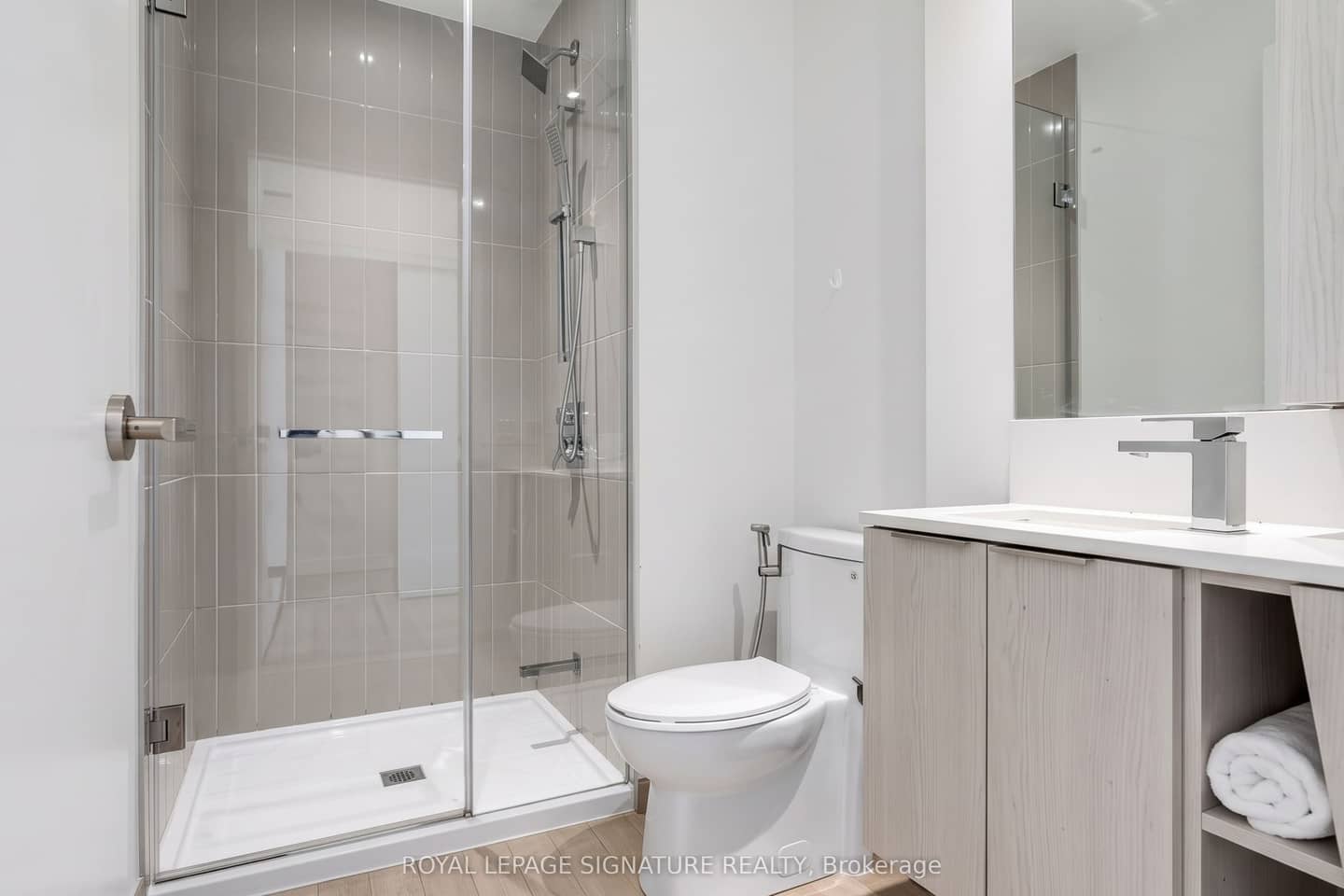 3900 Confederation Parkway 610, Mississauga, ON L5B 0M3