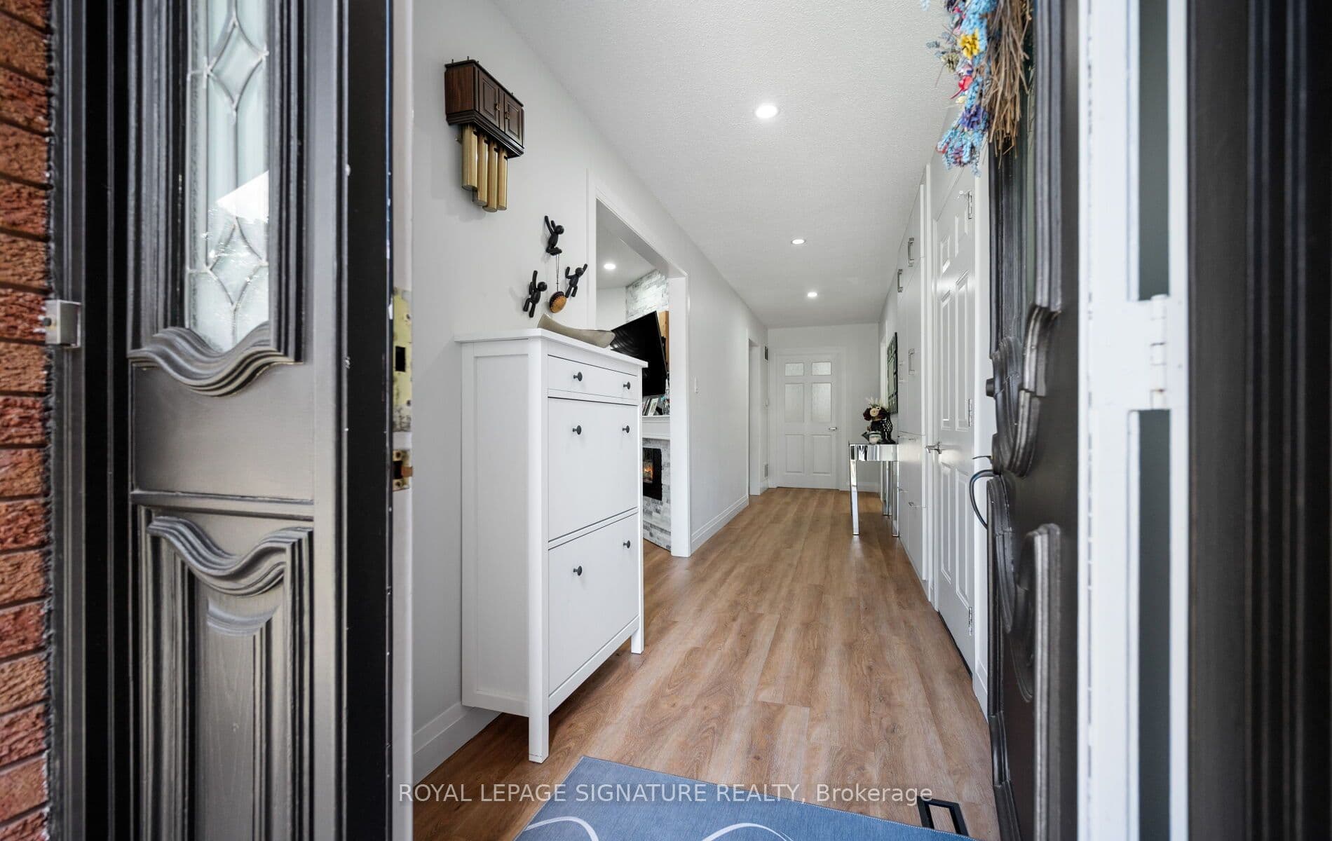 2221 Florian Road, Mississauga, ON L5A 3Y9