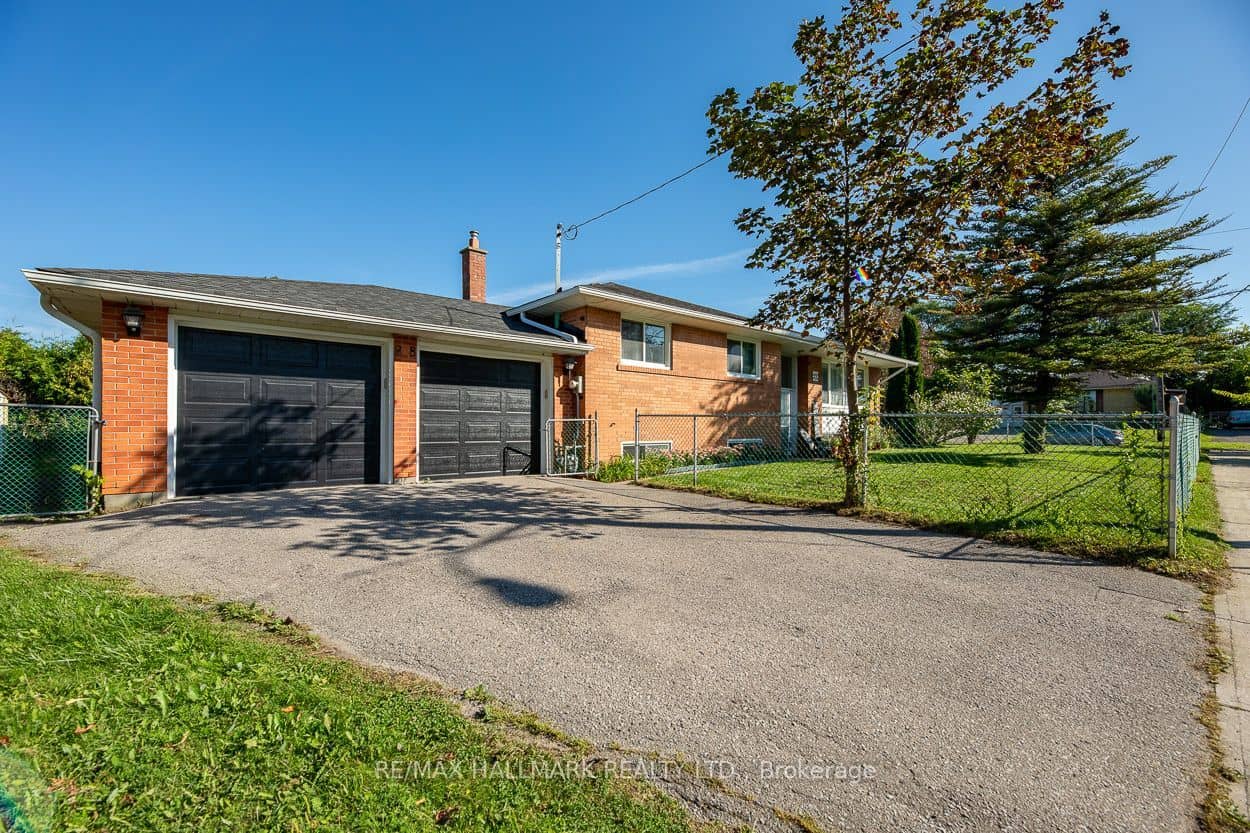 28 Fermoy Road, Toronto, ON M1M 3J4