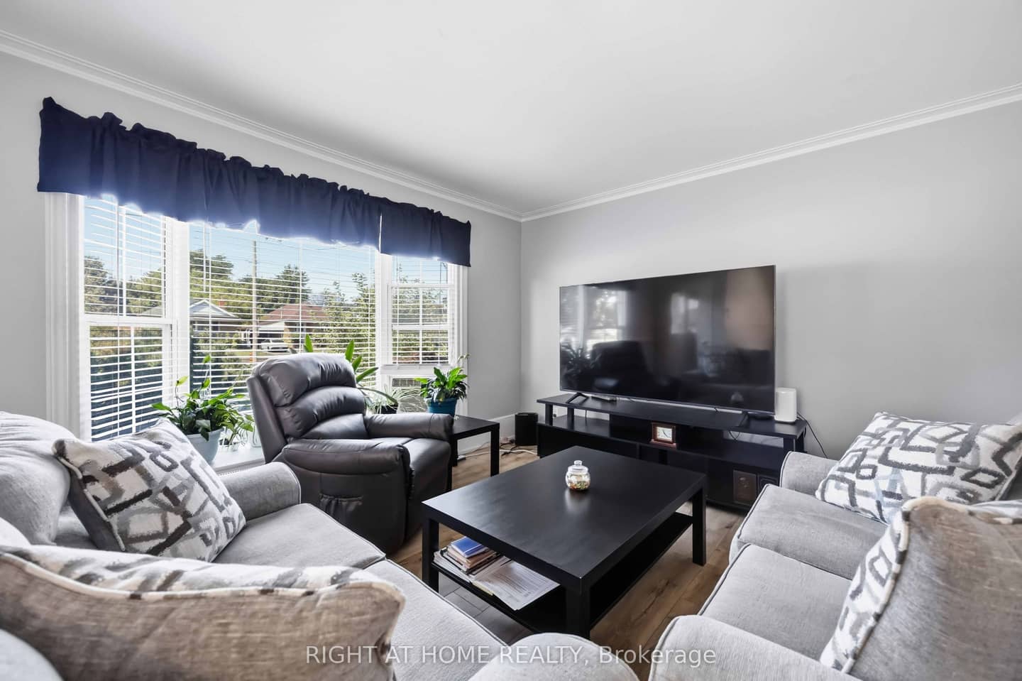 1351 Warden Avenue, Toronto, ON M1R 2R9