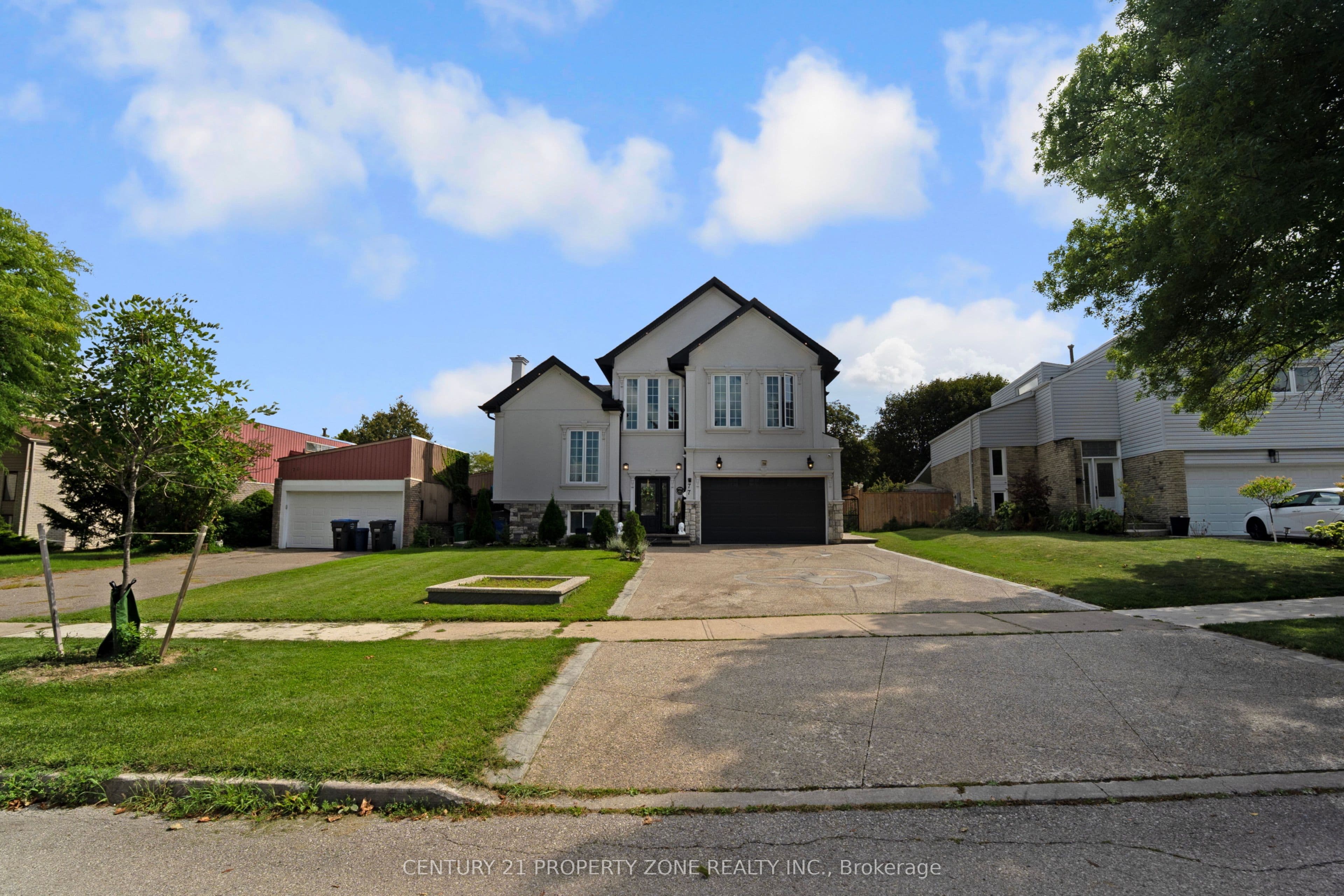 77 Bowshelm Court, Mississauga, ON L5N 1K2