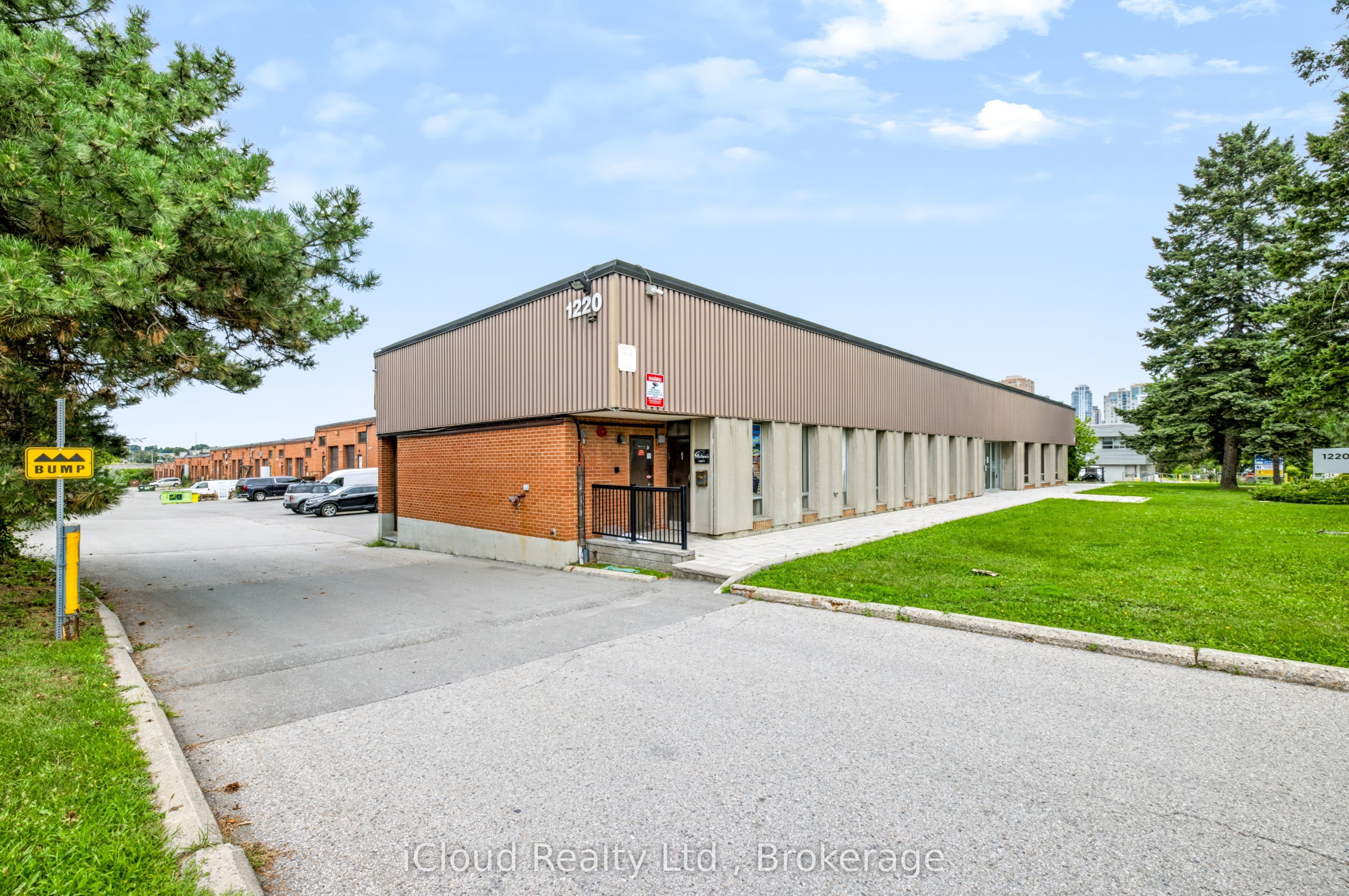 1220 Ellesmere Road, Toronto, ON M1P 2X5