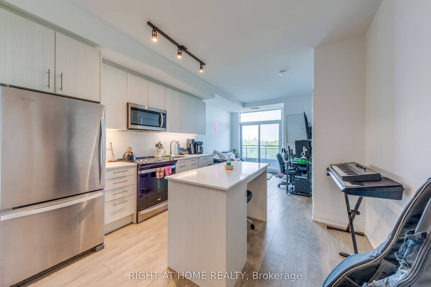 286 Main Street 619, Toronto, ON M4C 0B3