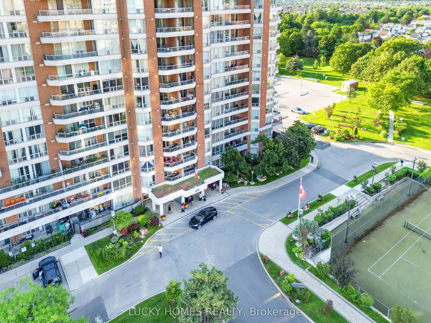 430 Mclevin Avenue 915, Toronto, ON M1B 5P1