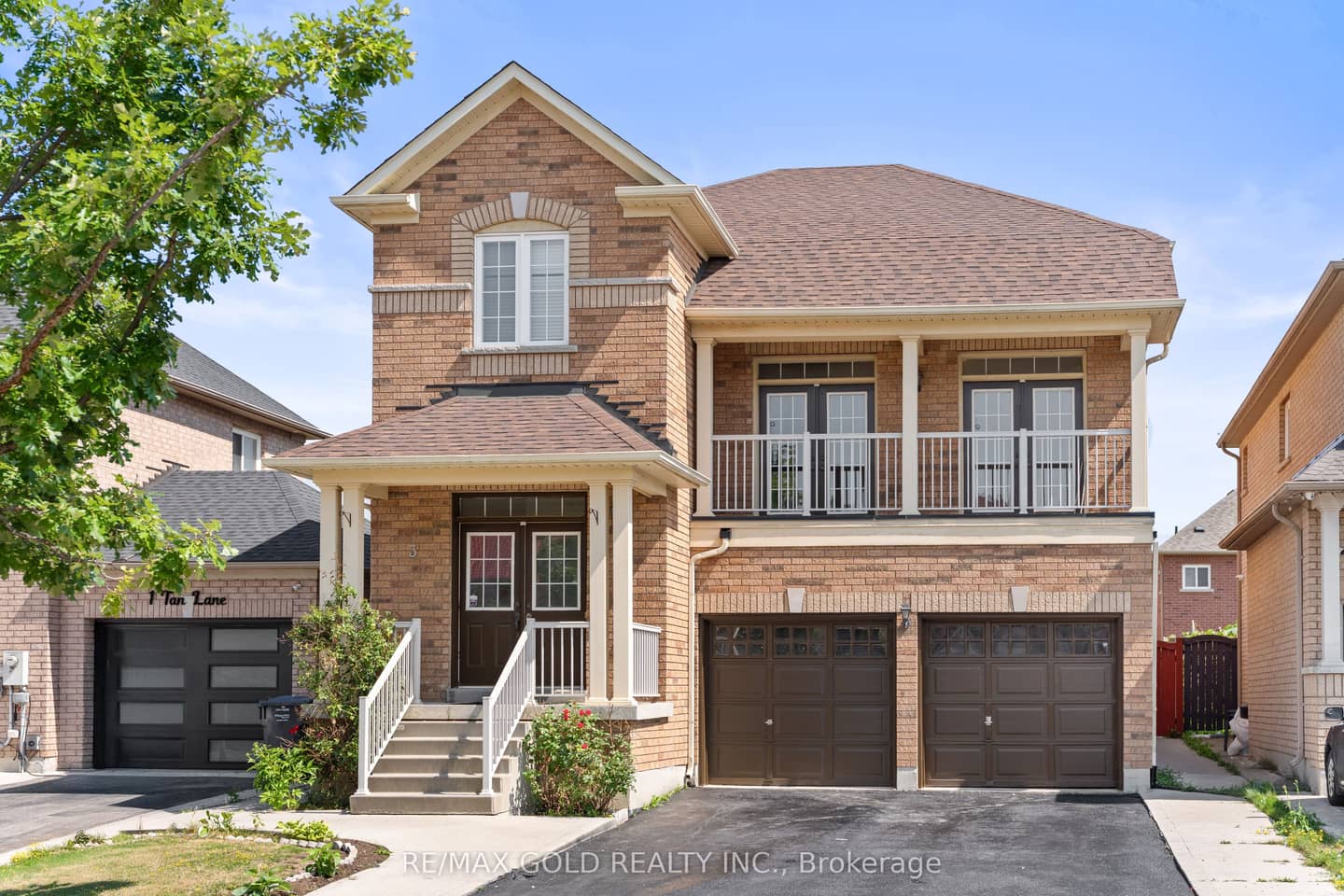 3 Tan Lane, Brampton, ON L6P 0Z9