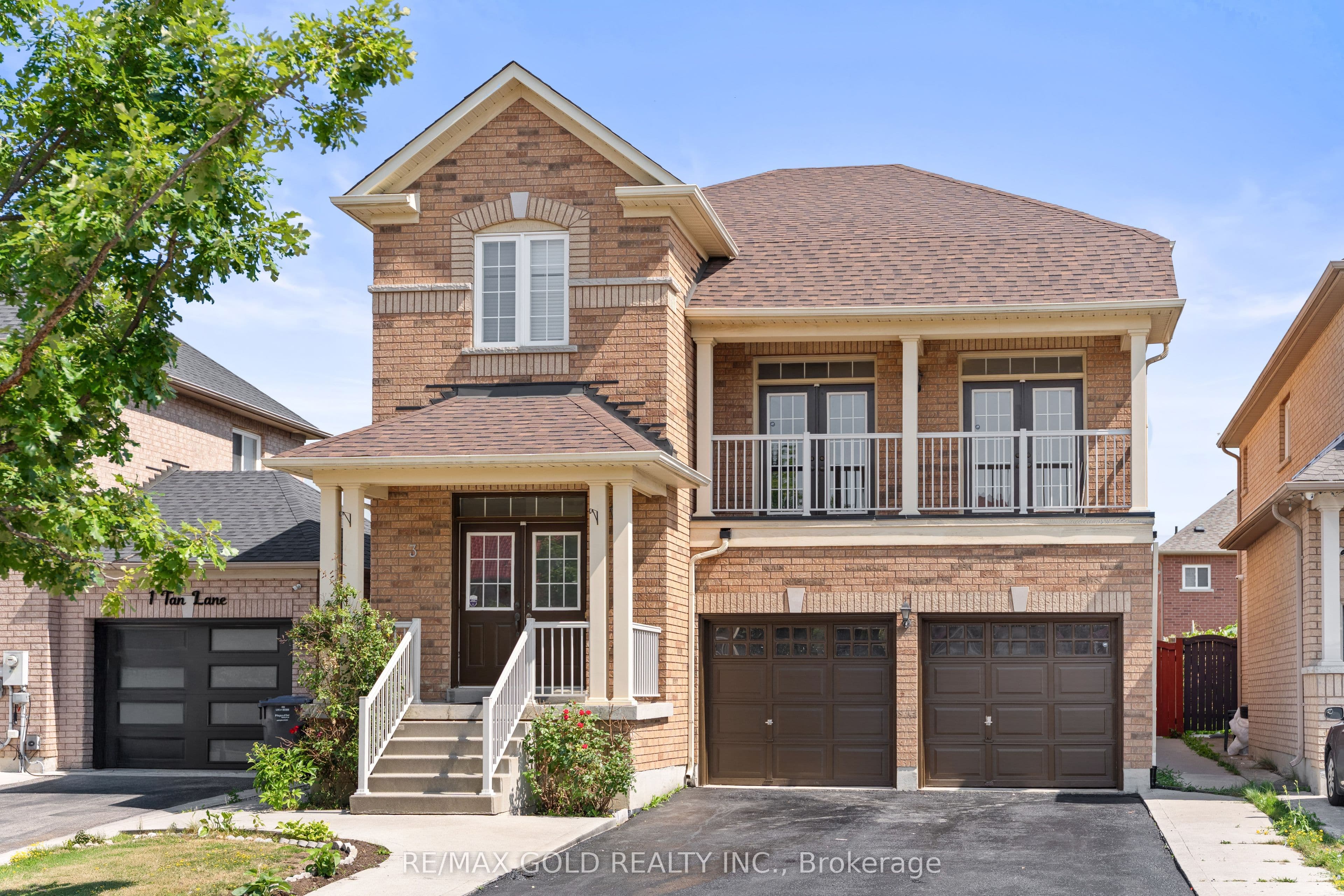 3 Tan Lane, Brampton, ON L6P 0Z9
