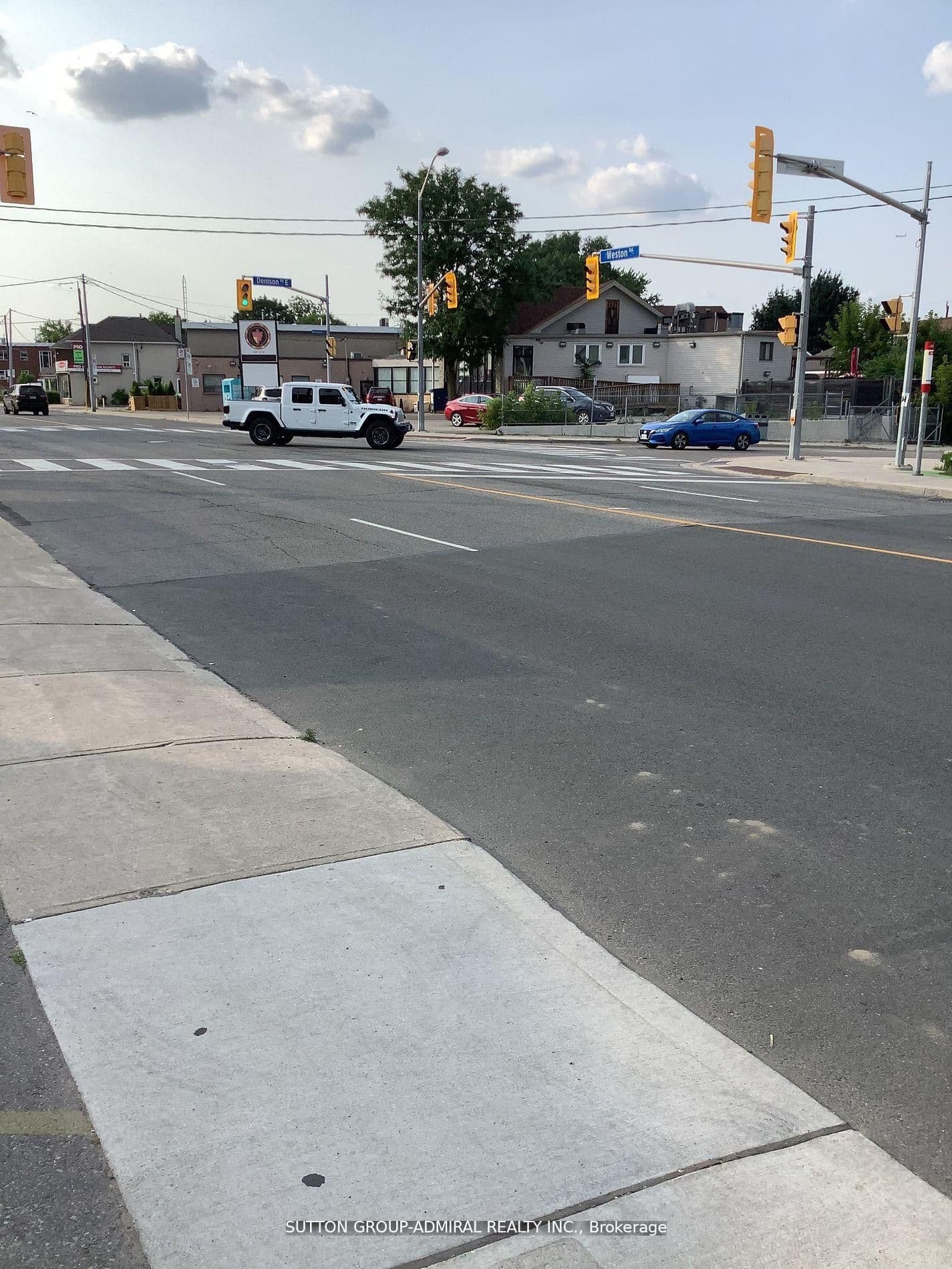 1634 Weston Road W, Toronto, ON M9N 1T9