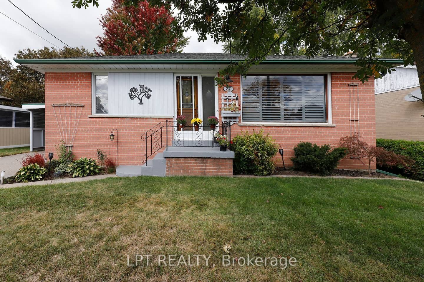 37 McGilvray Crescent W, Halton Hills, ON L7G 1L7