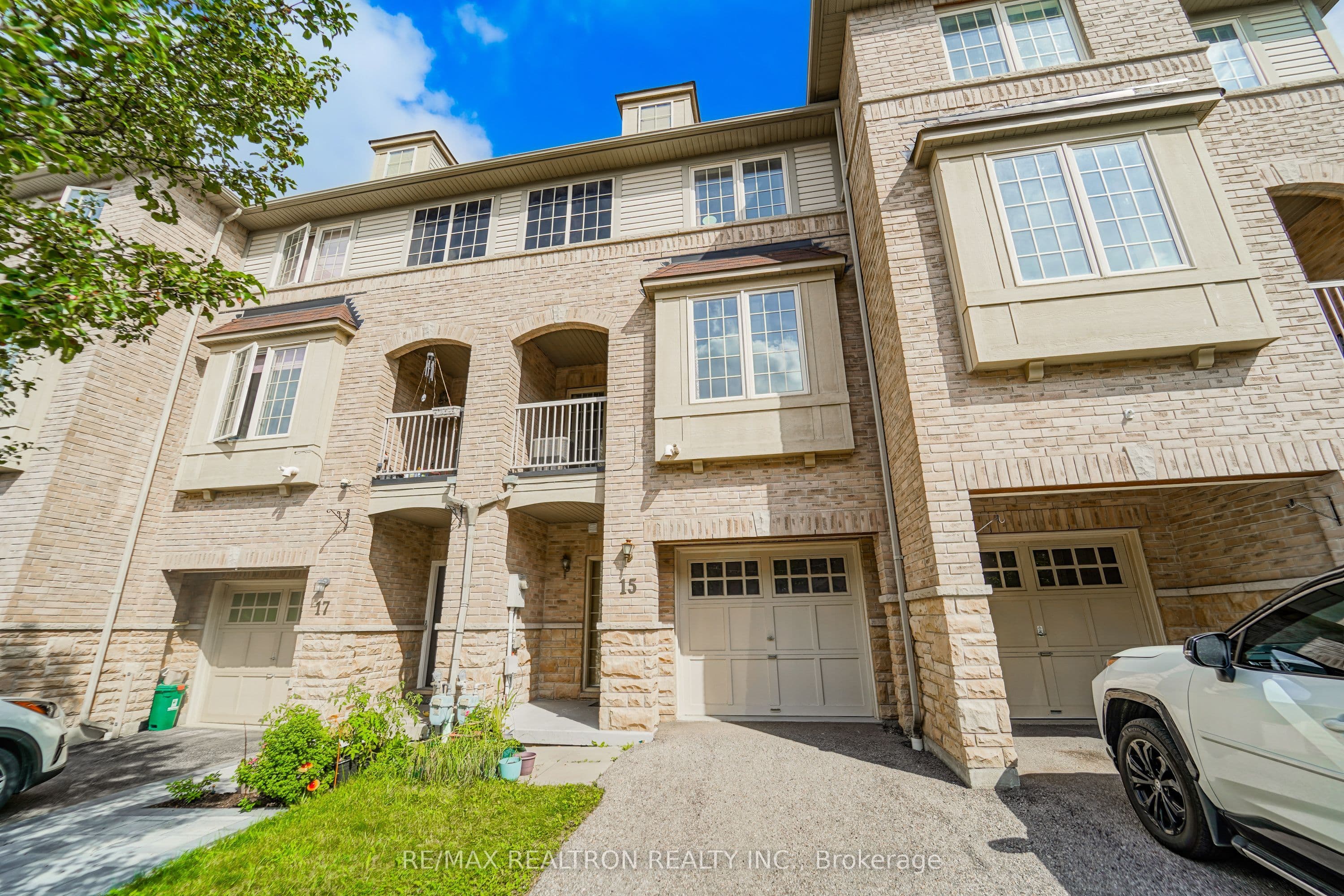 15 Blunden Road, Ajax, ON L1Z 0K9