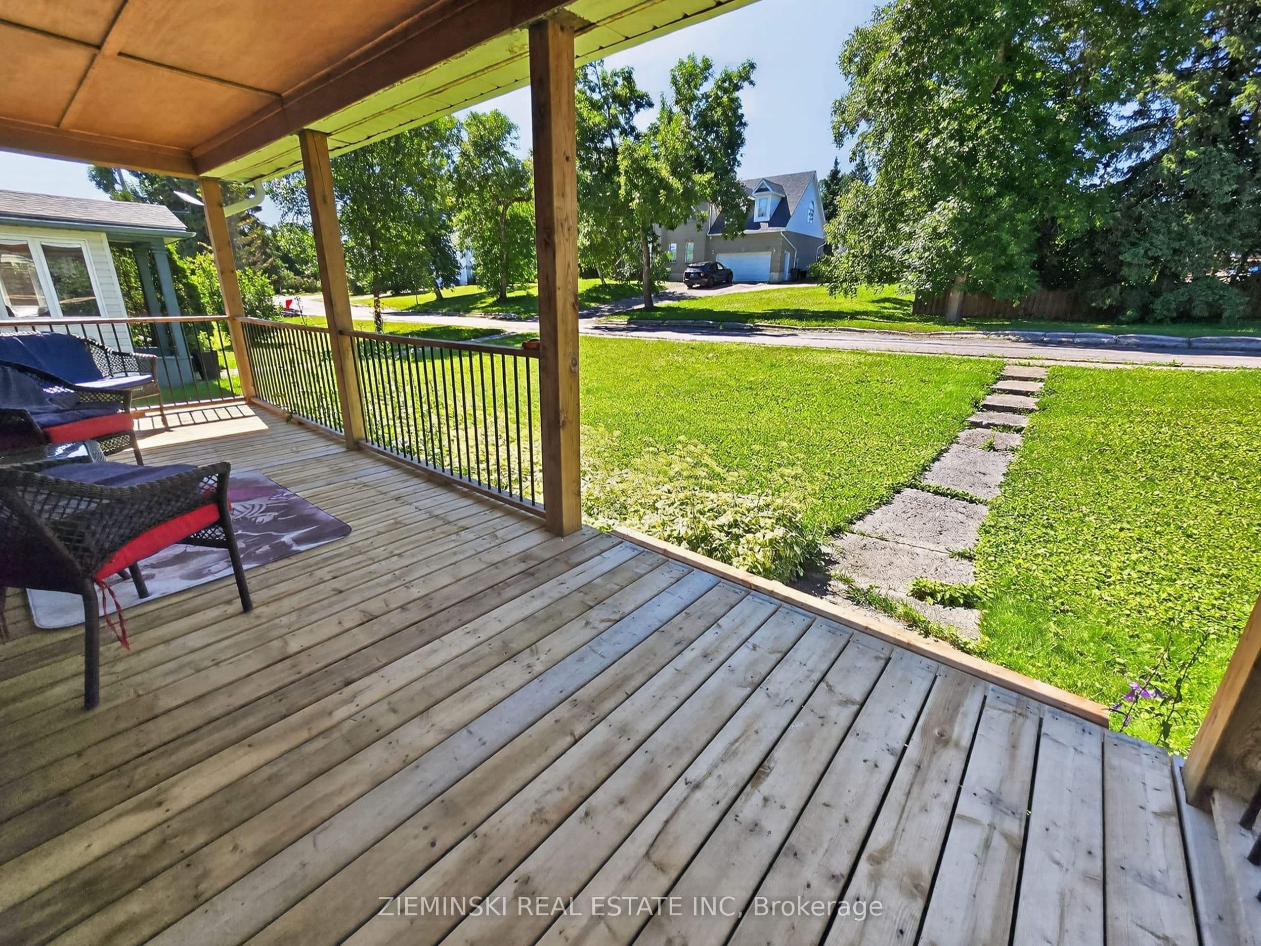 137 Cambridge Avenue, Iroquois Falls, ON P0K 1E0