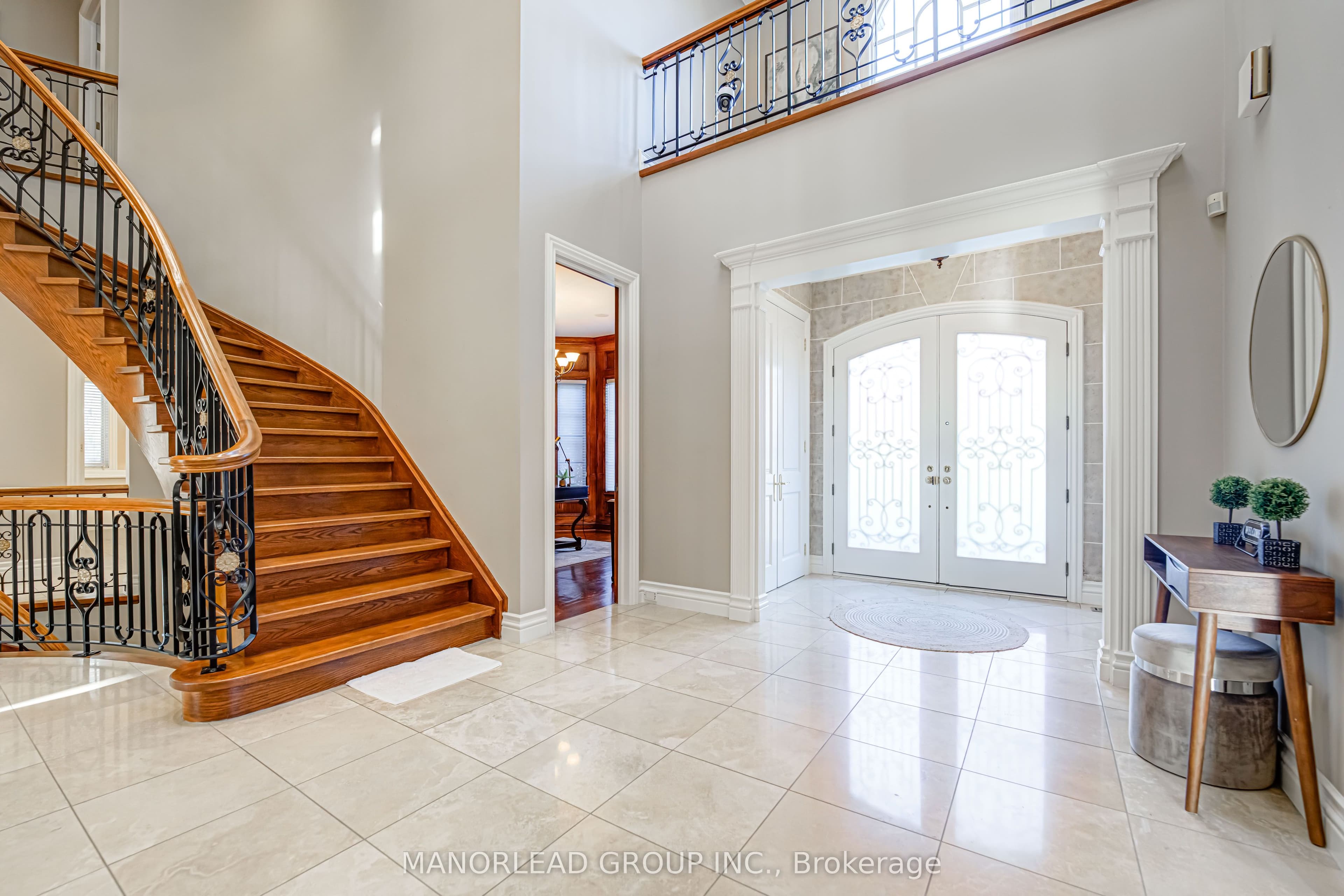 87 Arnold Avenue, Vaughan, ON L4J 1B6