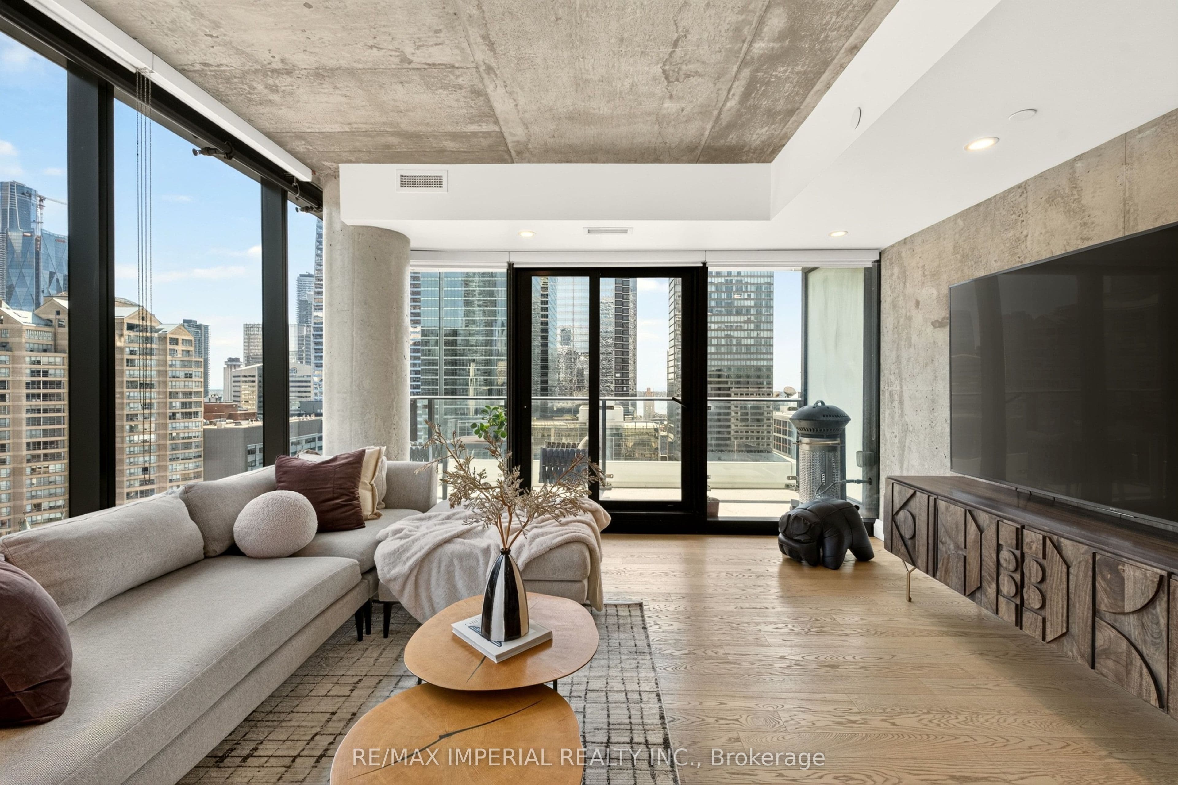224 King Street W 1804, Toronto, ON M5H 0A6