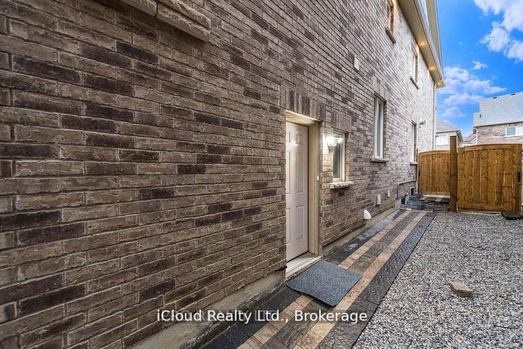 27 Tysonville Circle, Brampton, ON L7A 4A6