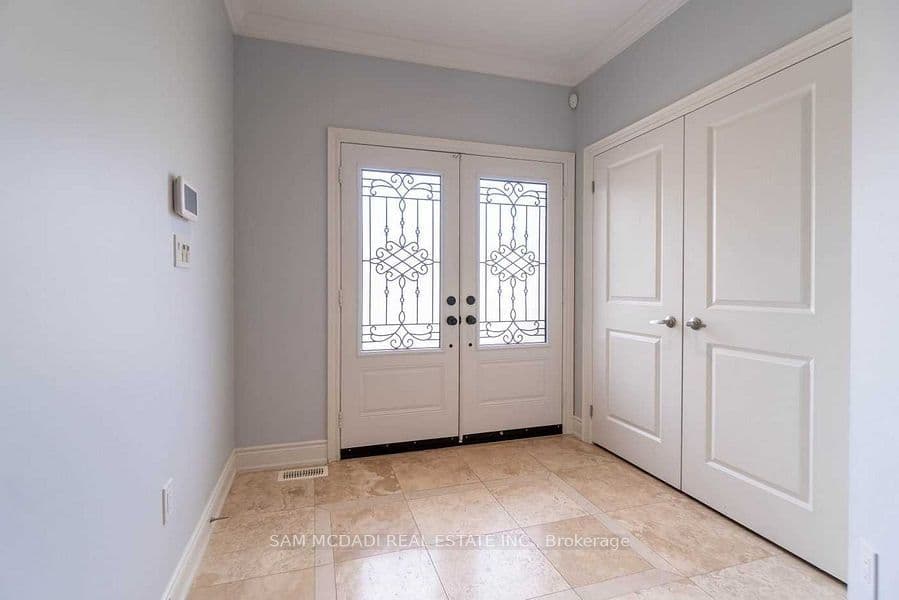 1238 Strathy Avenue, Mississauga, ON L5E 2K6