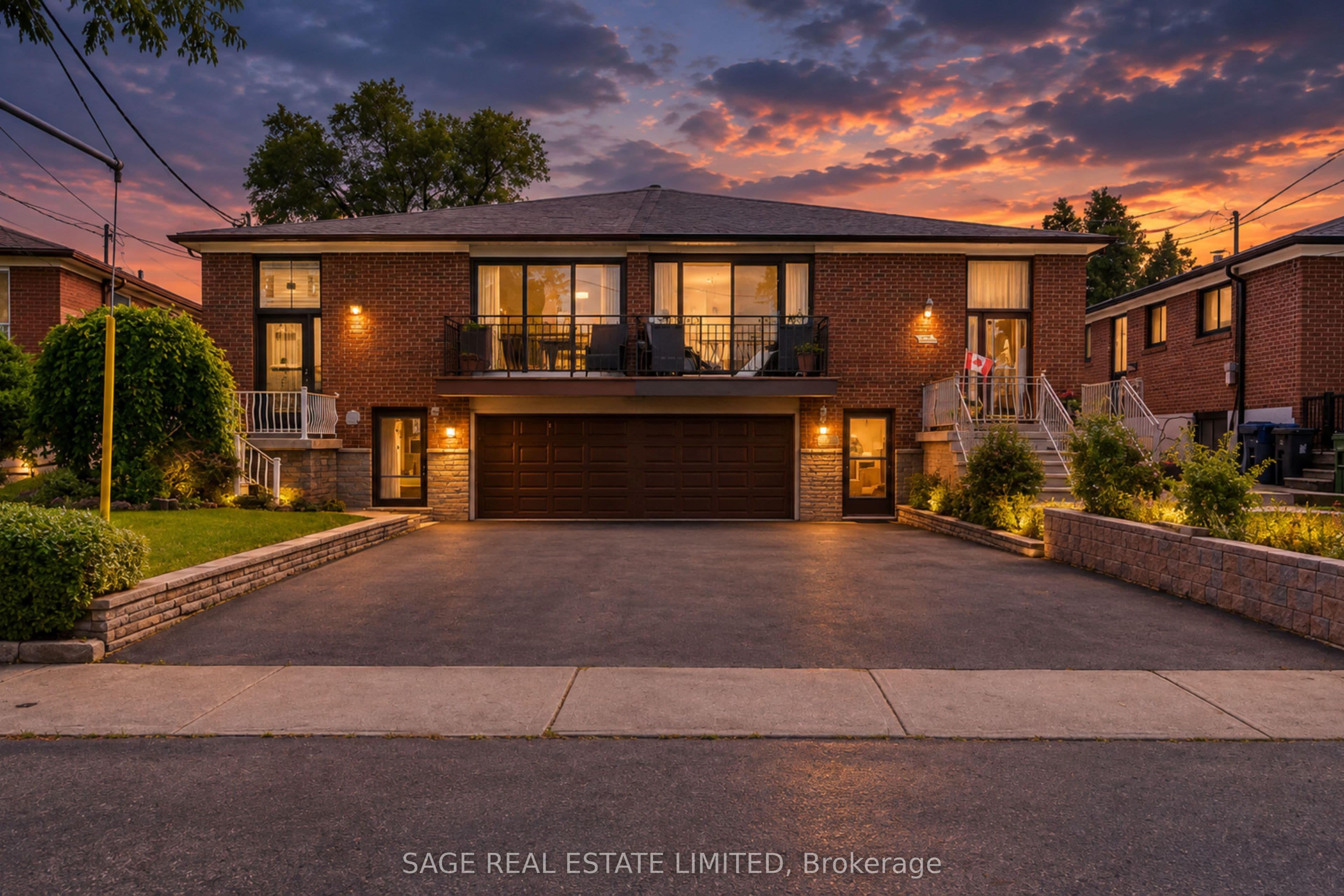 21 Debby Court, Toronto, ON M9N 2L7
