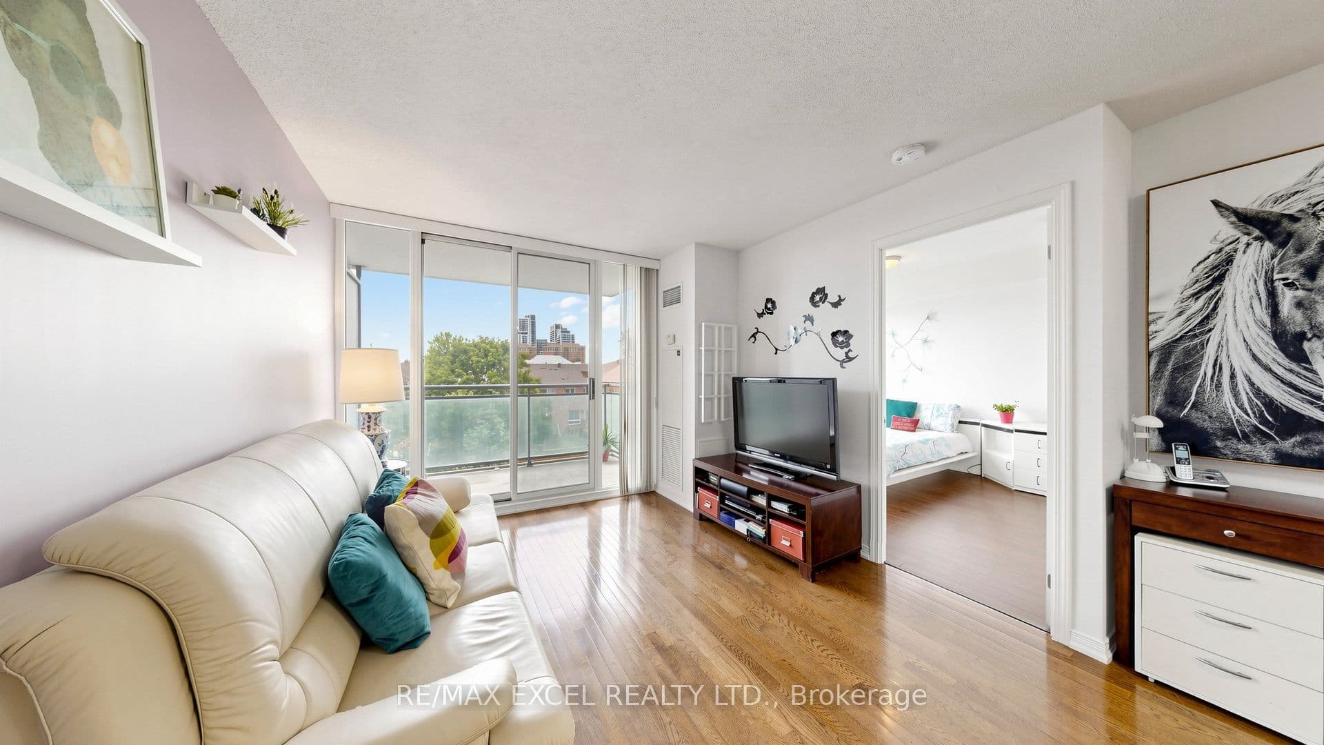 310 Red Maple Road 318, Richmond Hill, ON L4C 0T7