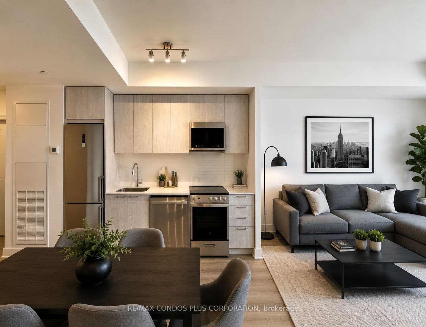 185 Deerfield Road 1302, Newmarket, ON L3Y 0G7