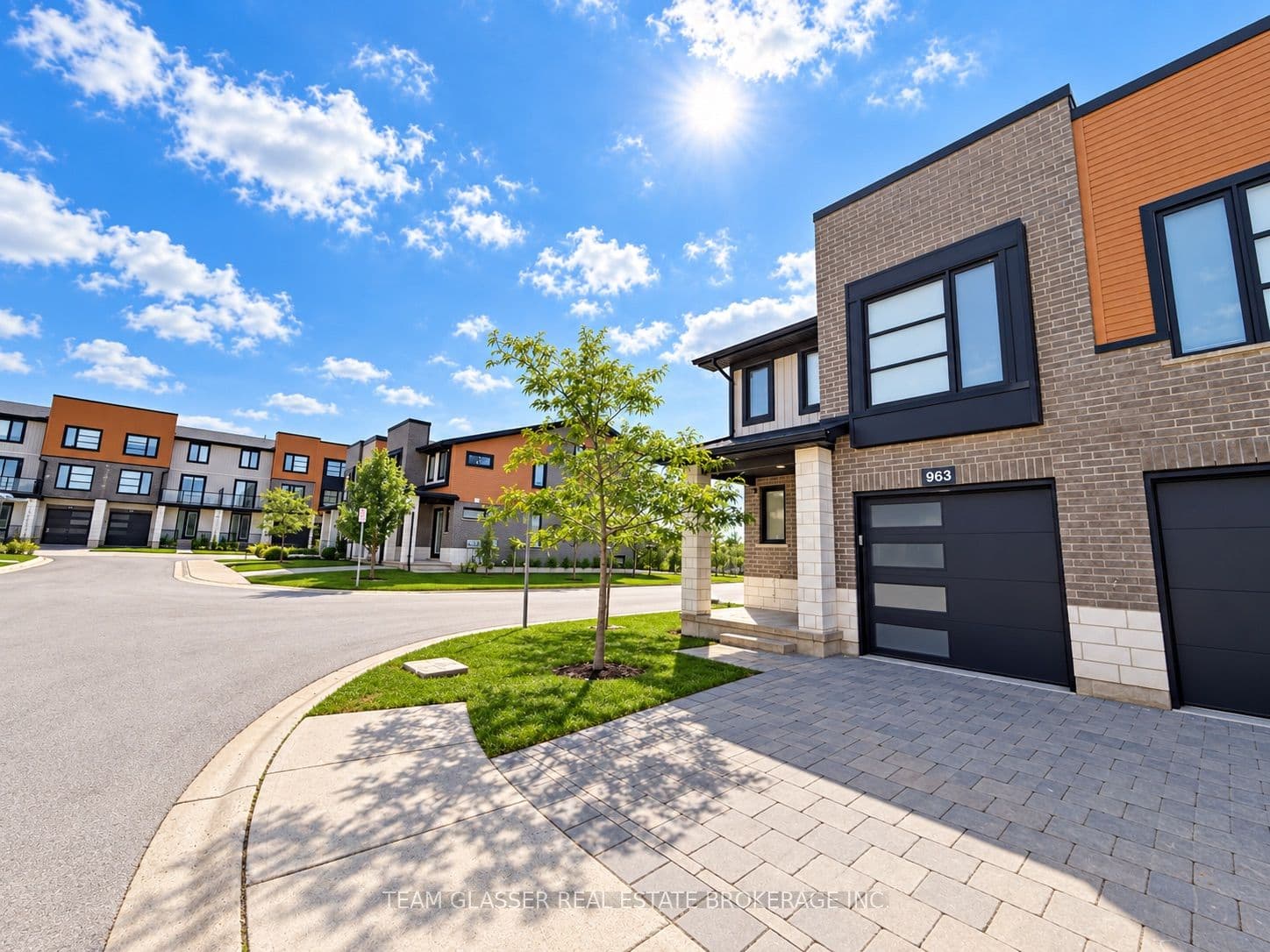 963 WEST VILLAGE Square 963, London North, ON N6H 0J7