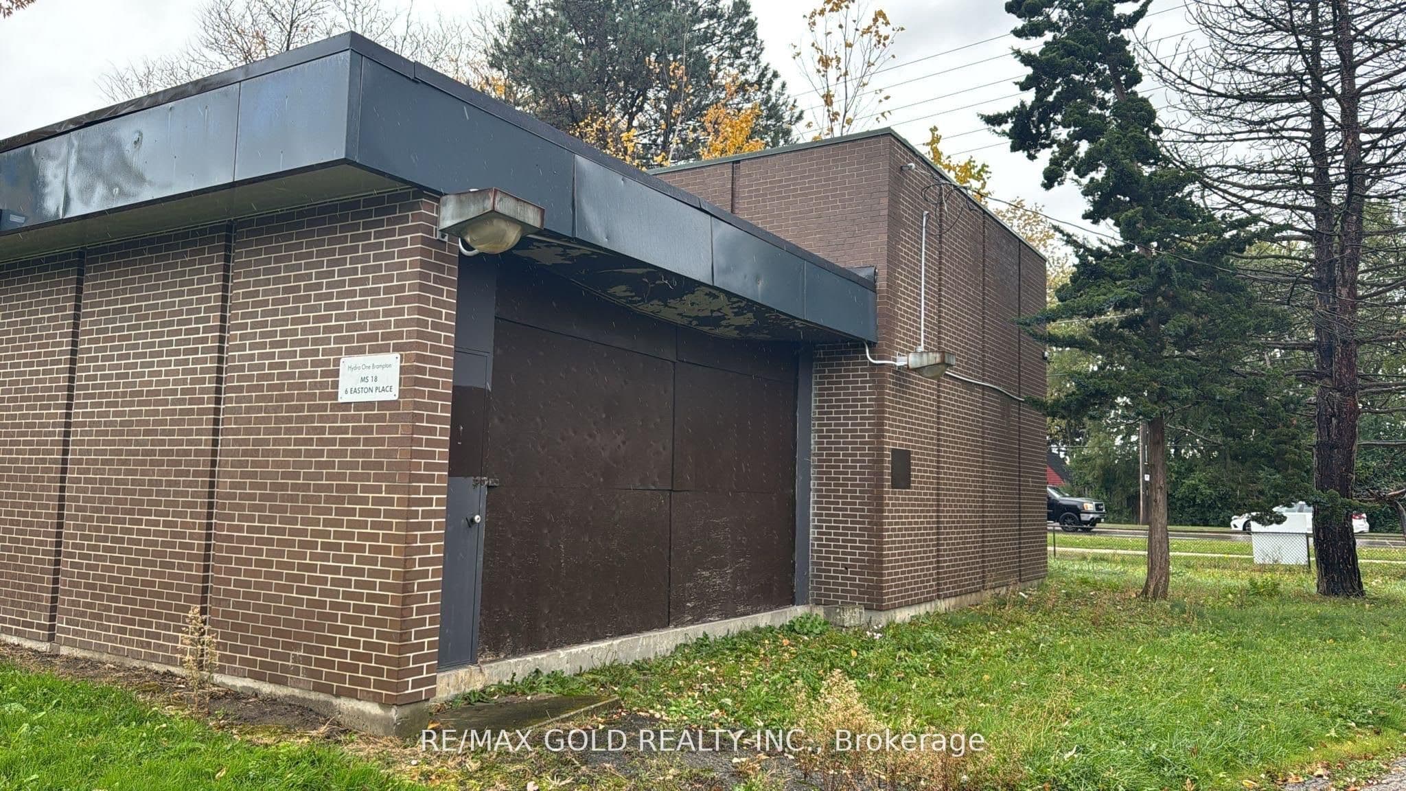 6 Easton Place, Brampton, ON L6T 2A7