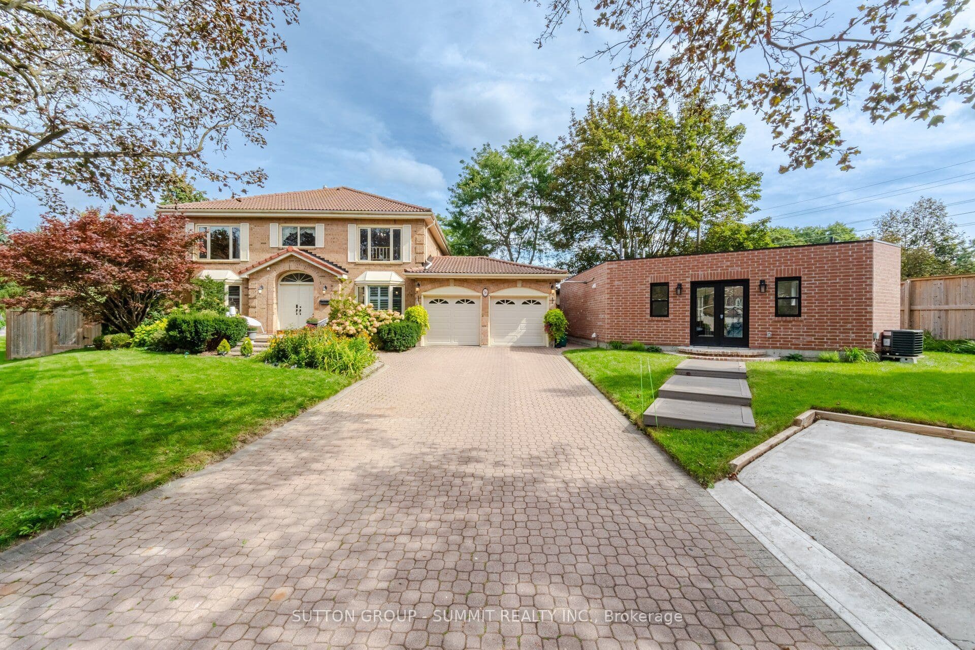 36 Inglenook Court, Whitby, ON L1R 1H1