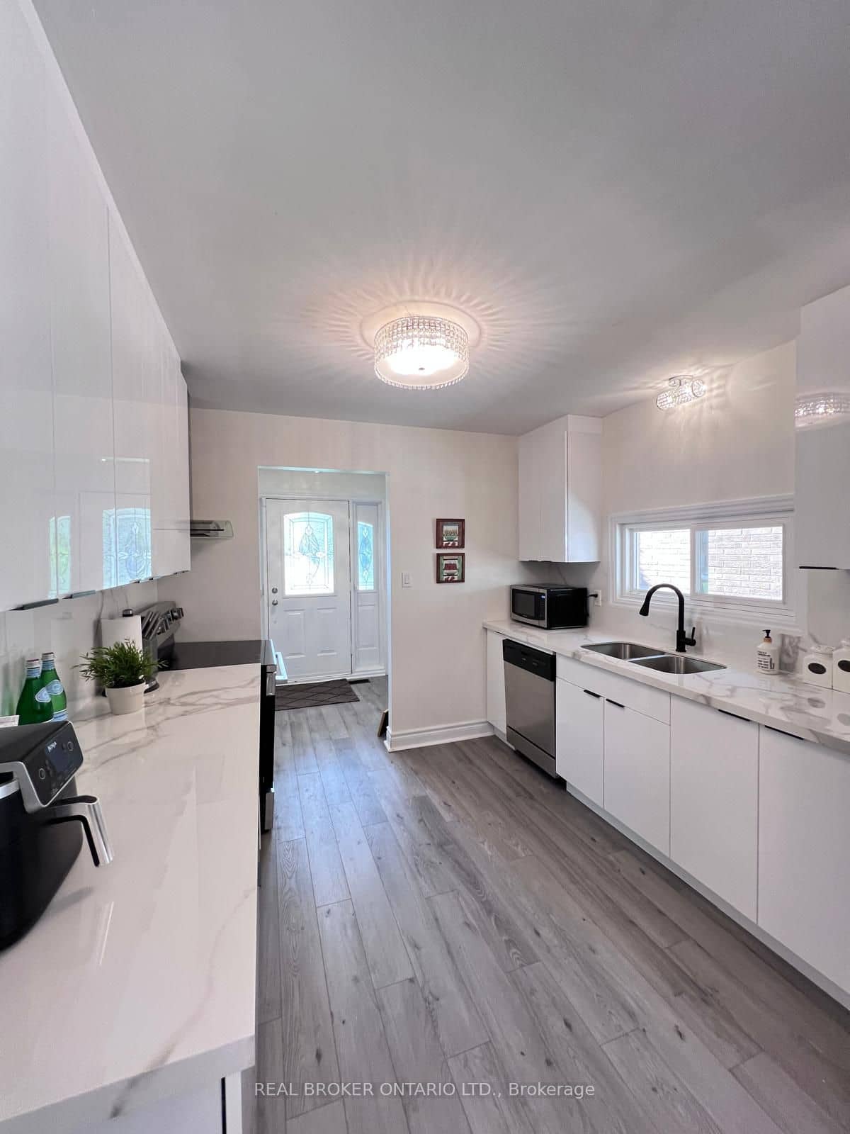 105 Fred Varley Drive, Markham, ON L3R 1S9