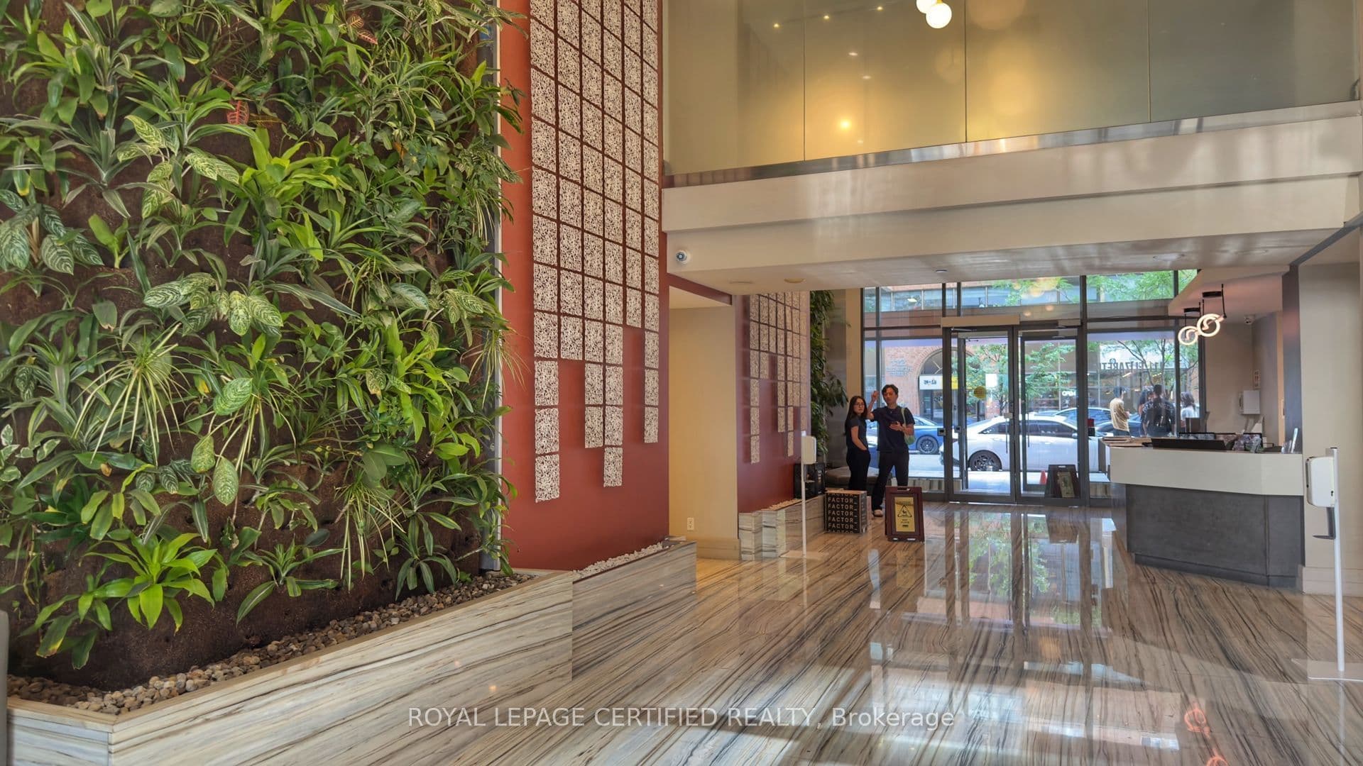 111 Elizabeth Street 552, Toronto, ON M5G 1P7