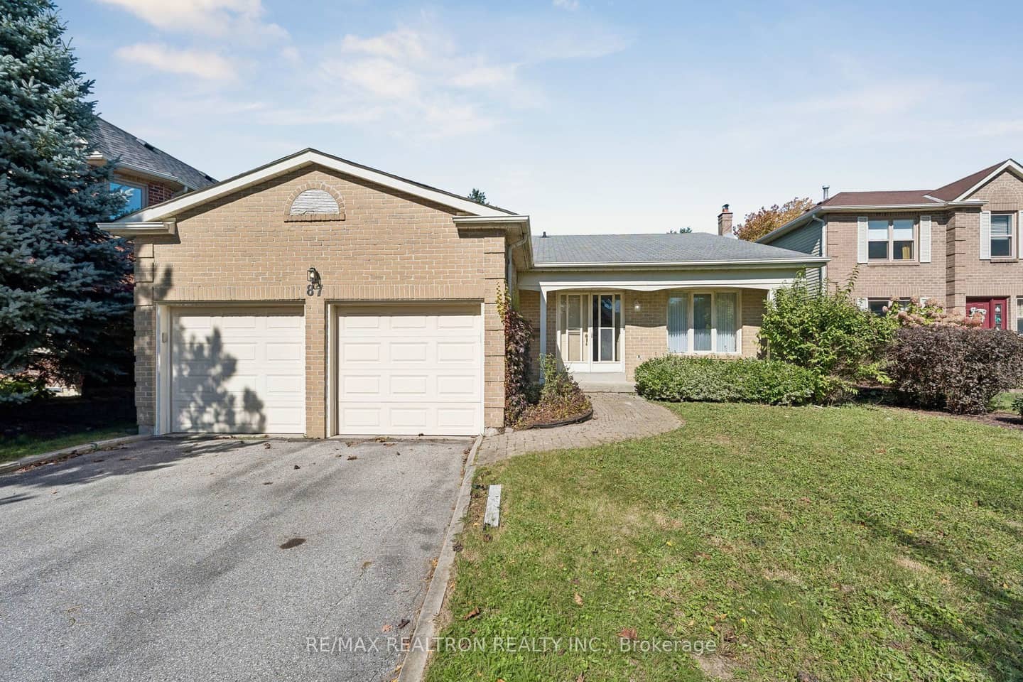 87 Peevers Crescent, Newmarket, ON L3Y 7T2