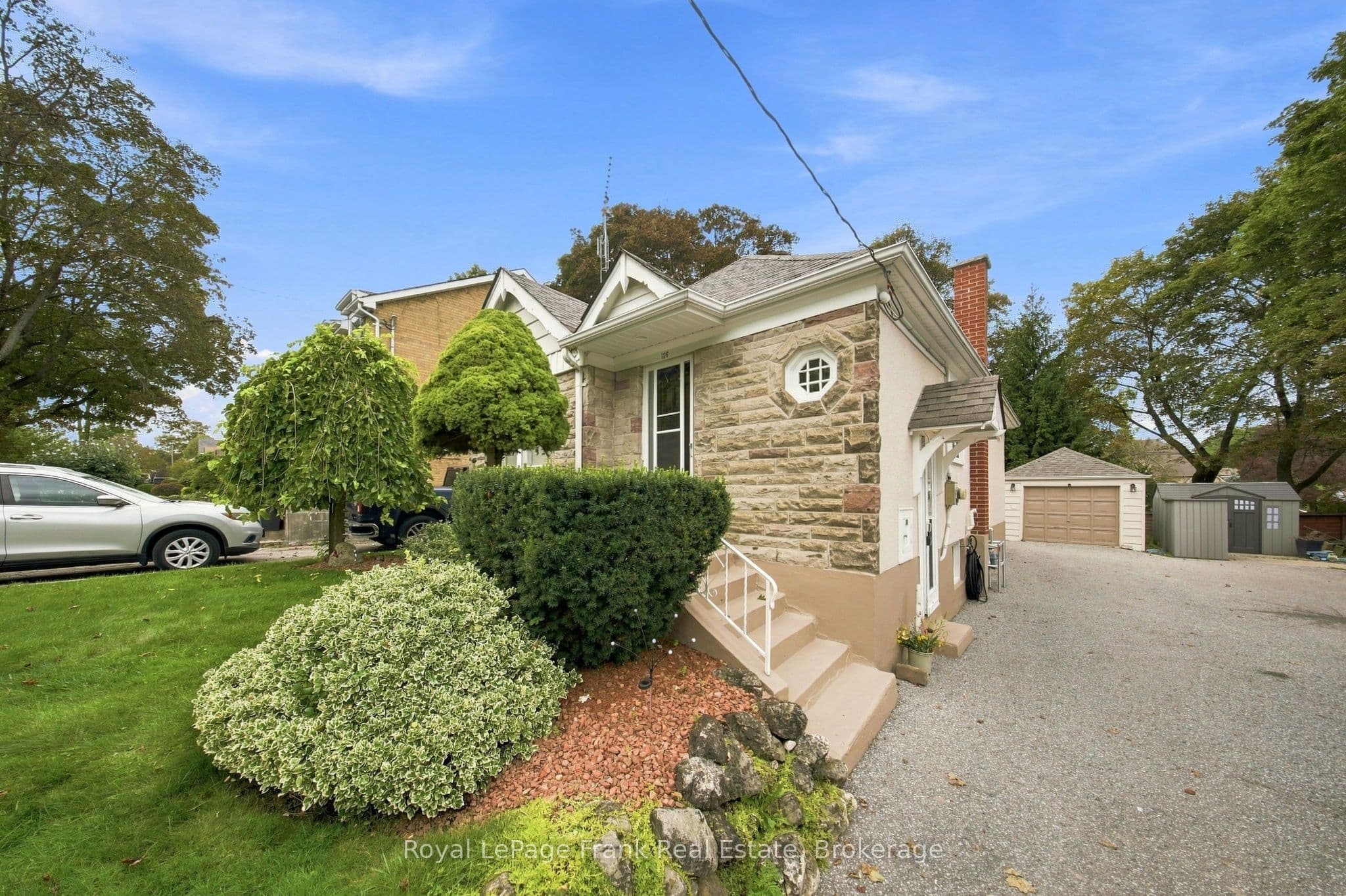 126 Lauder Road, Oshawa, ON L1G 2H6