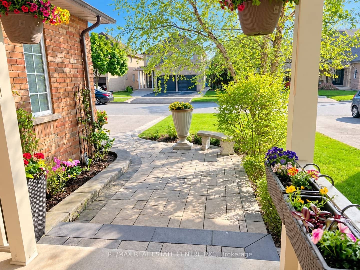 1302 Renfield Drive, Burlington, ON L7M 4Z3