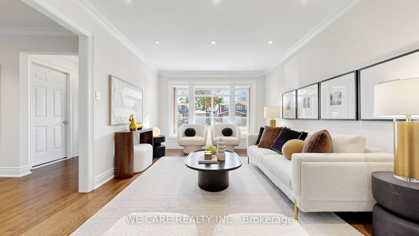 82 Barrington Crescent, Markham, ON L3R 3H3