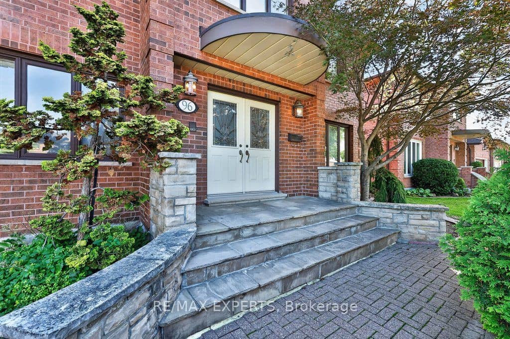 96 Benjamin Drive, Vaughan, ON L4L 1H9