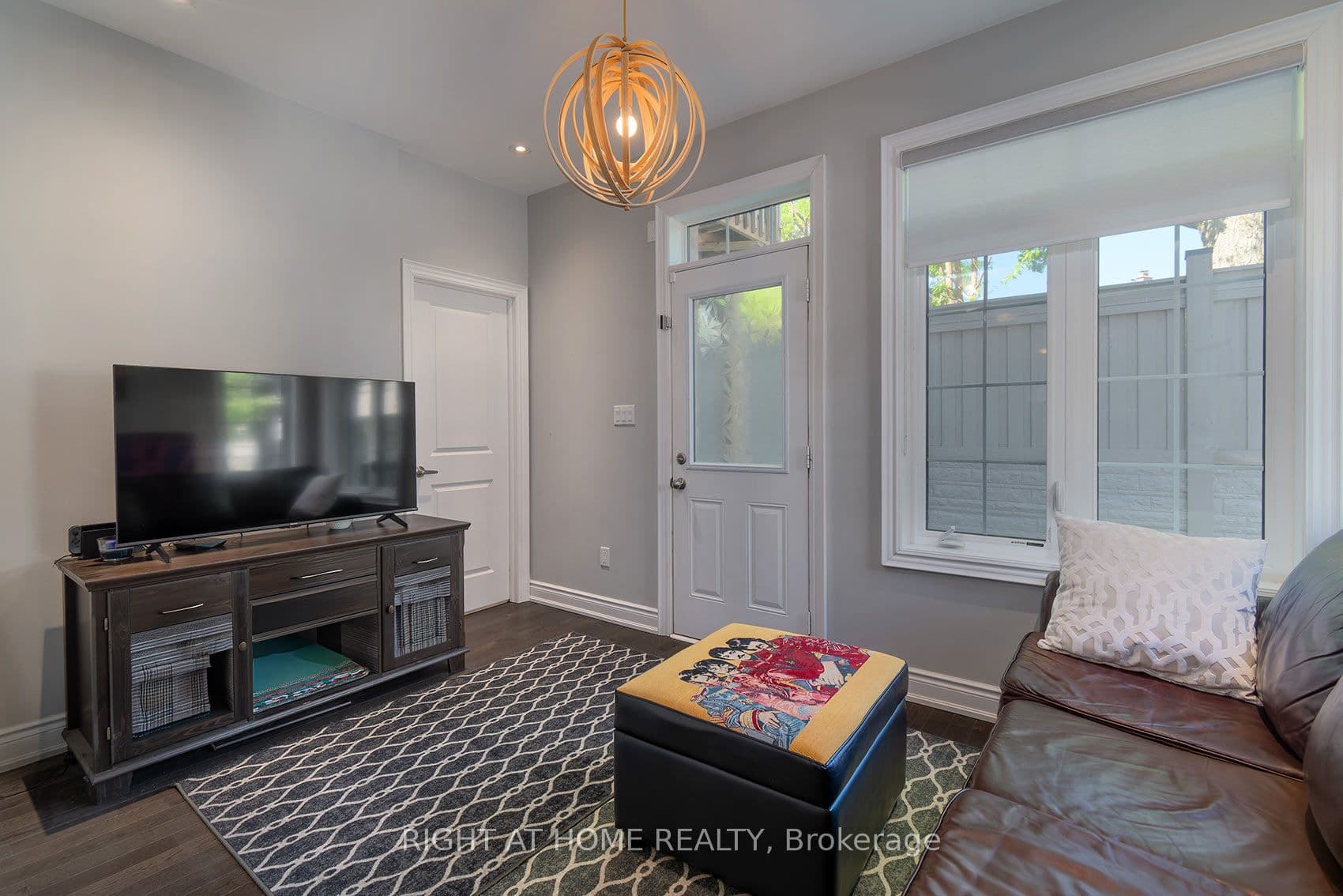 2 Queen Mary Court, Vaughan, ON L4L 0H9