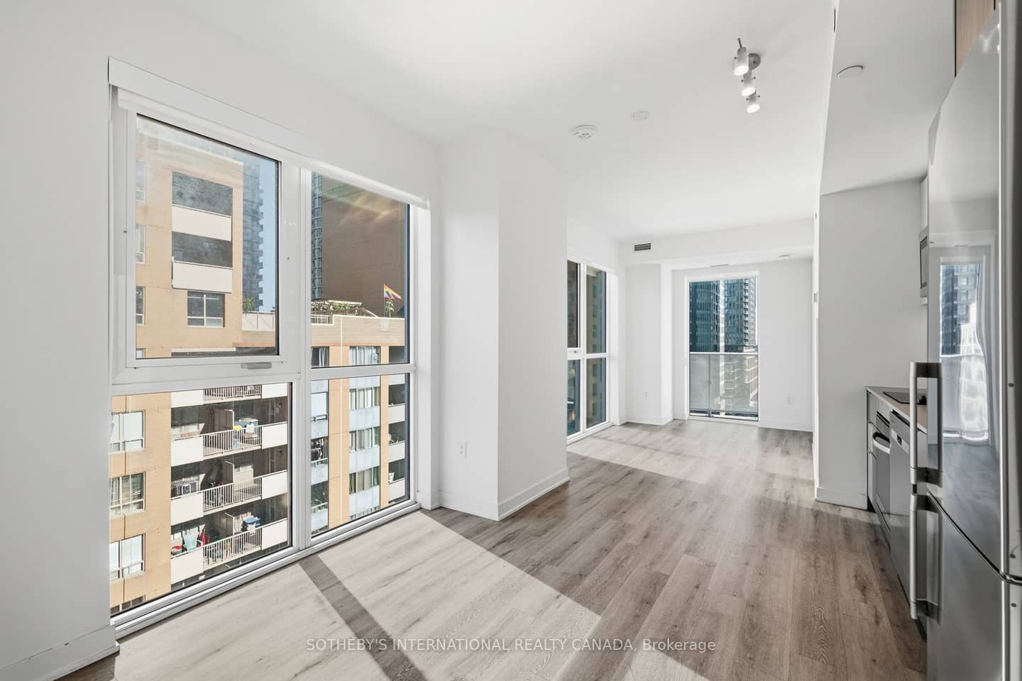 100 Dalhousie Street 907, Toronto, ON M5B 0C7